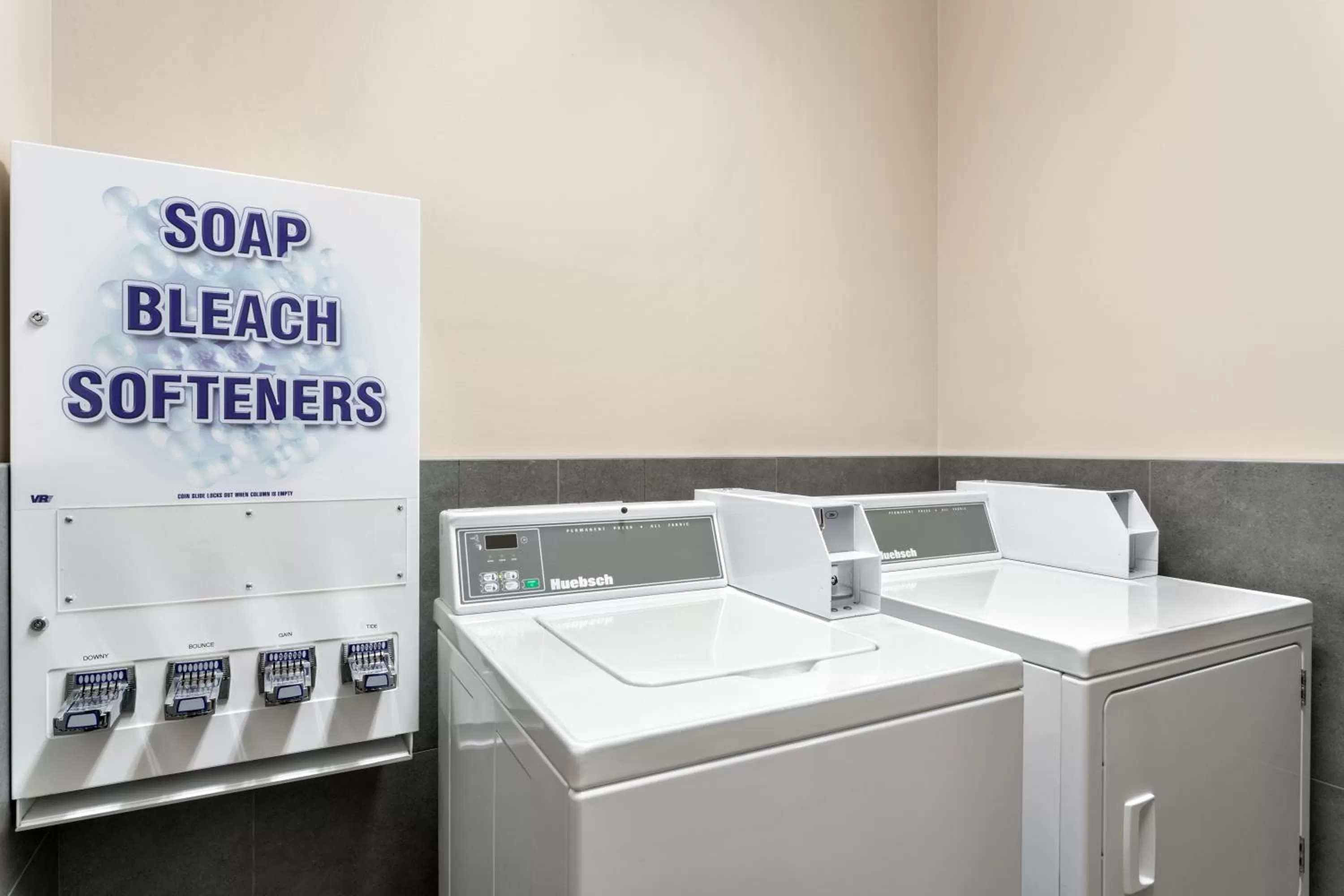 Area and facilities in Country Inn & Suites by Radisson, Novi, MI