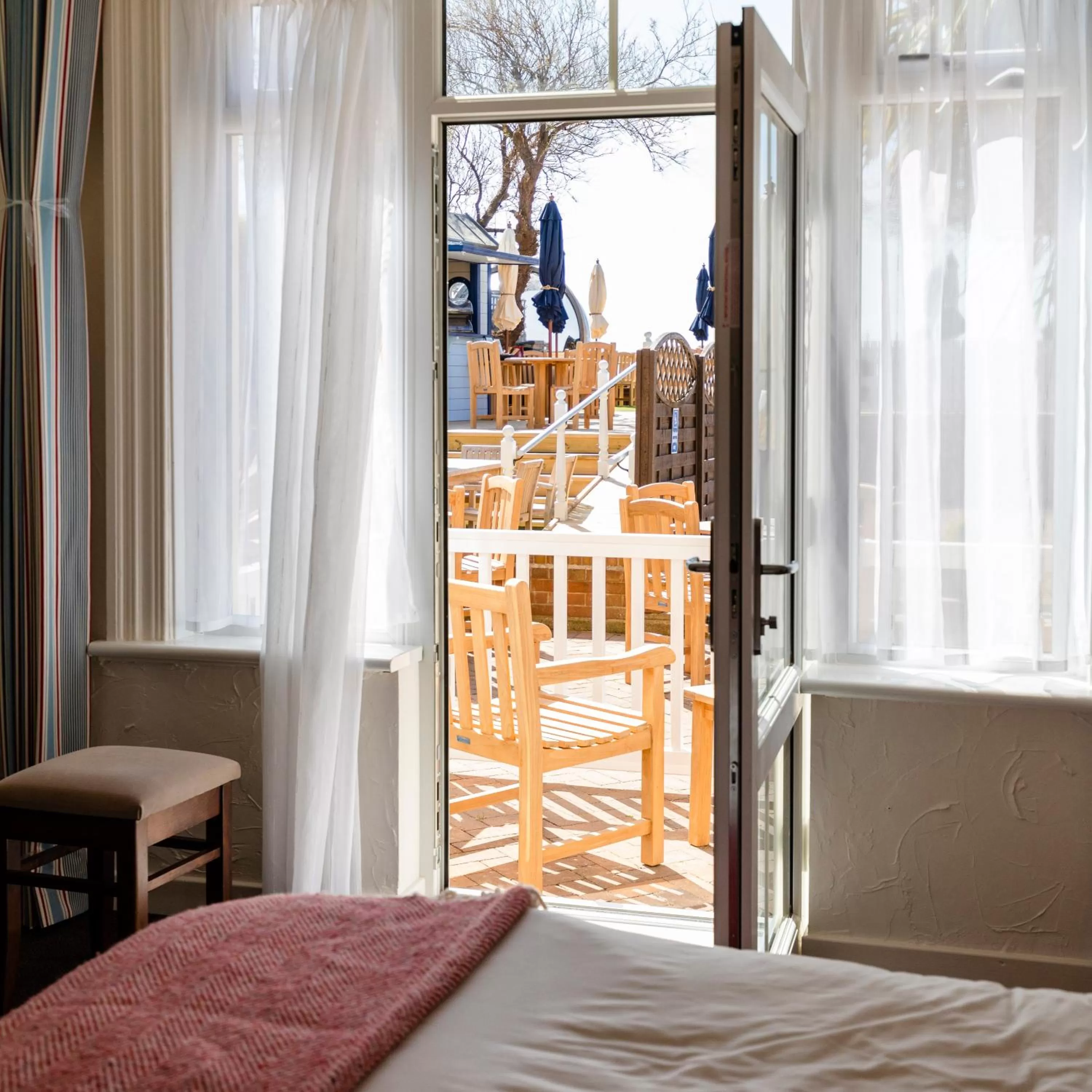 Balcony/Terrace, Bed in The Beachcroft Hotel, BW Signature Collection