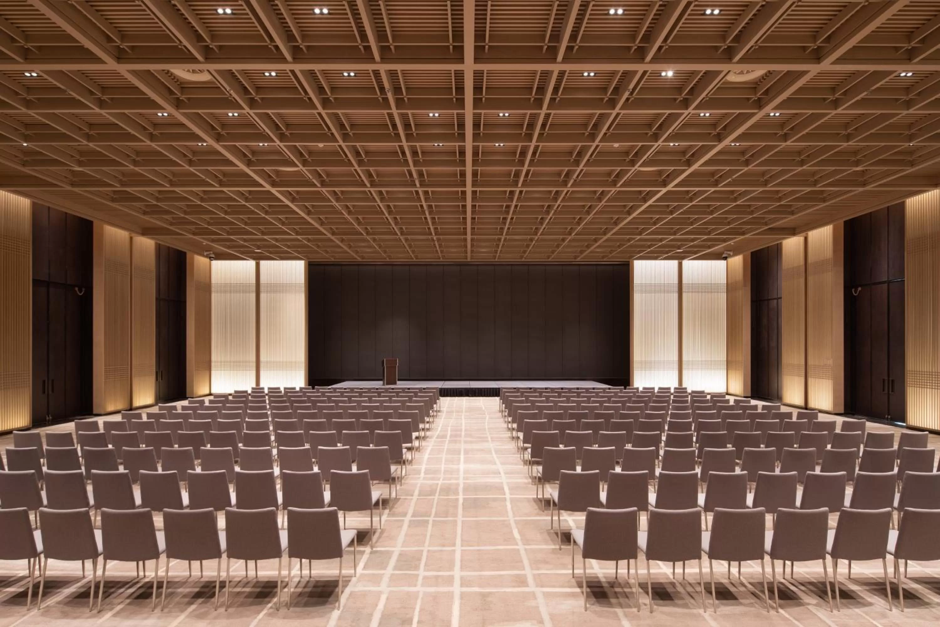 Banquet/Function facilities in HUALUXE Xi'an Tanghua by IHG