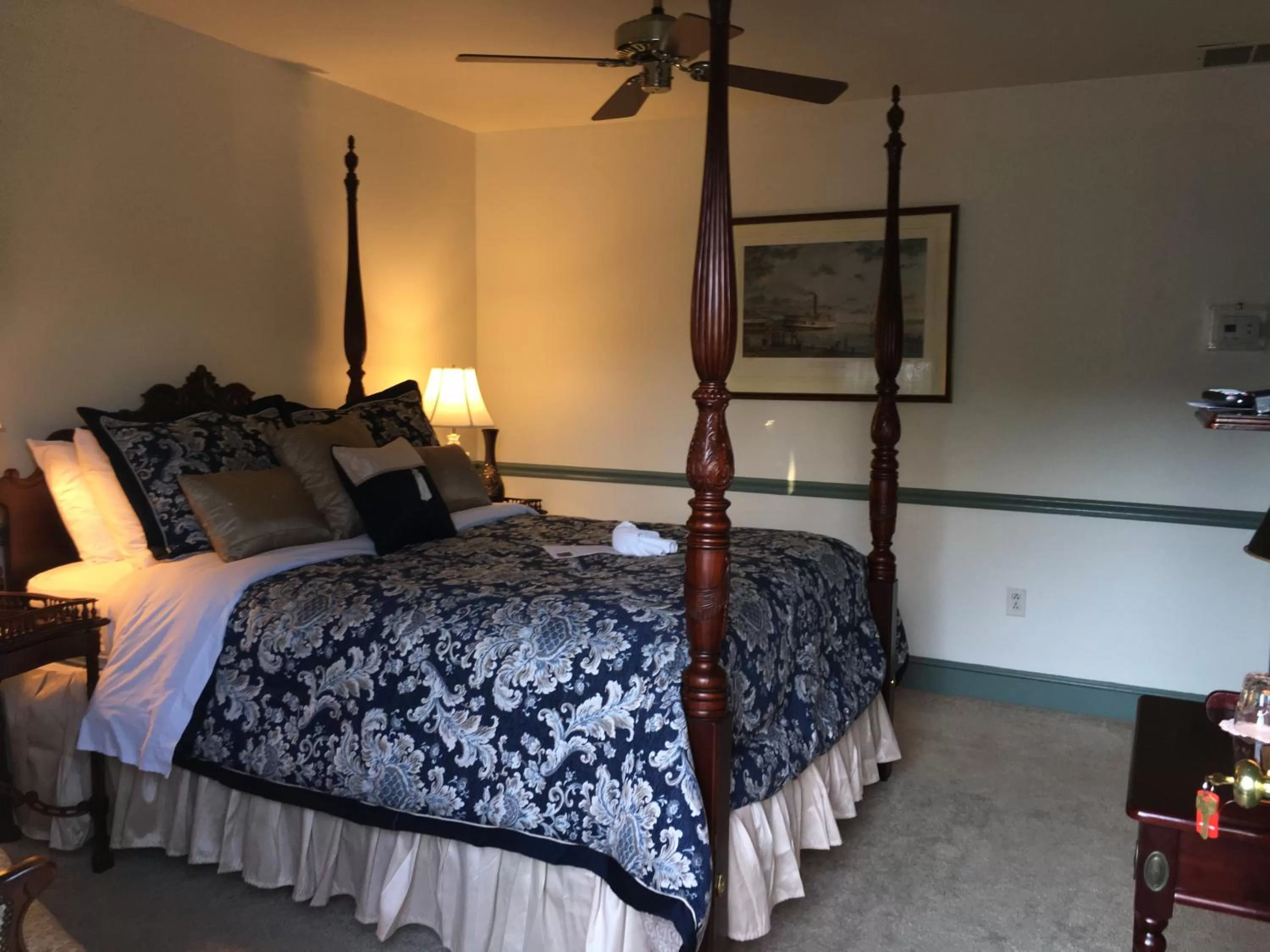 Parsonage Inn Bed and Breakfast