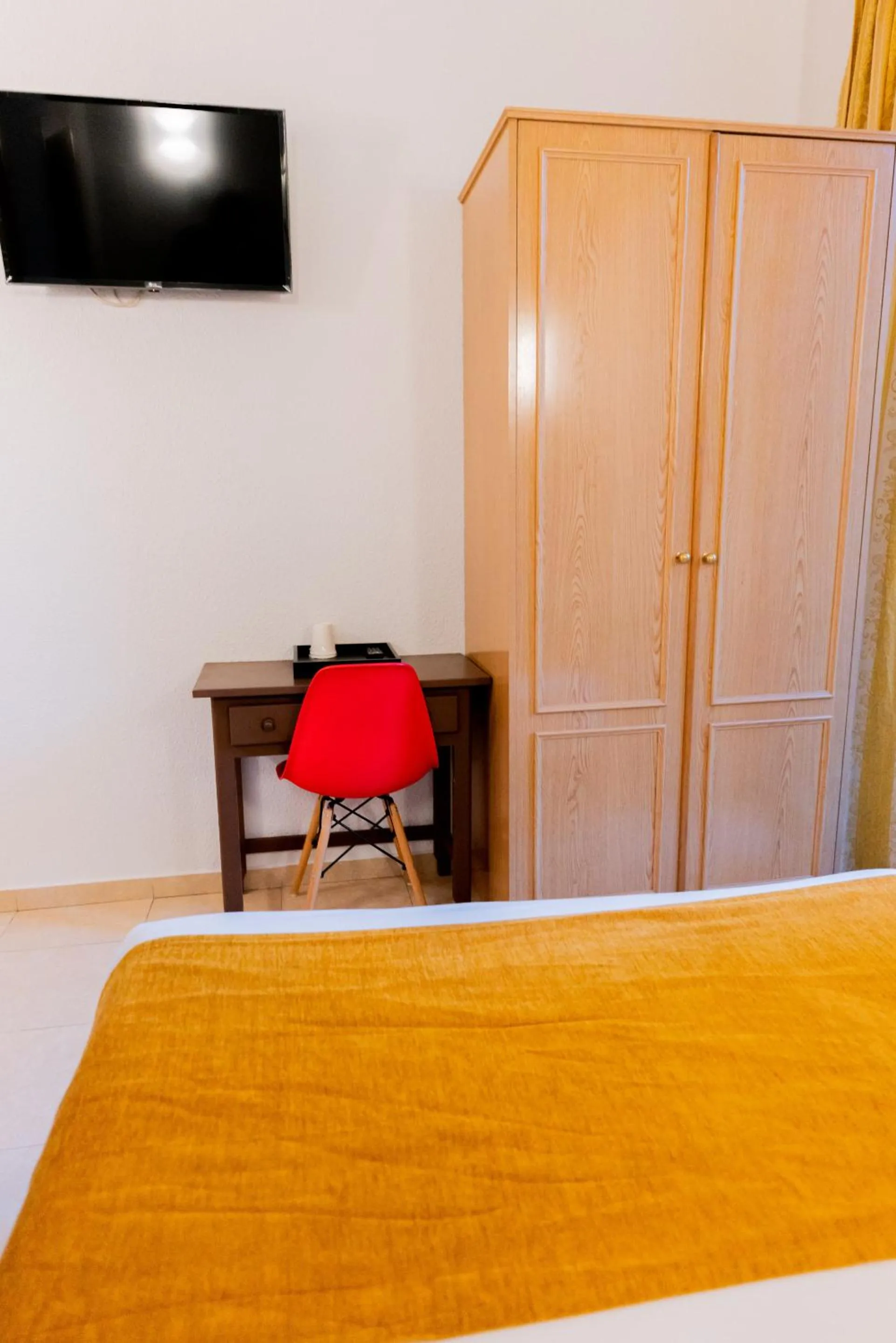 Bedroom, Bed in Hostal Josefina-Gran Vía