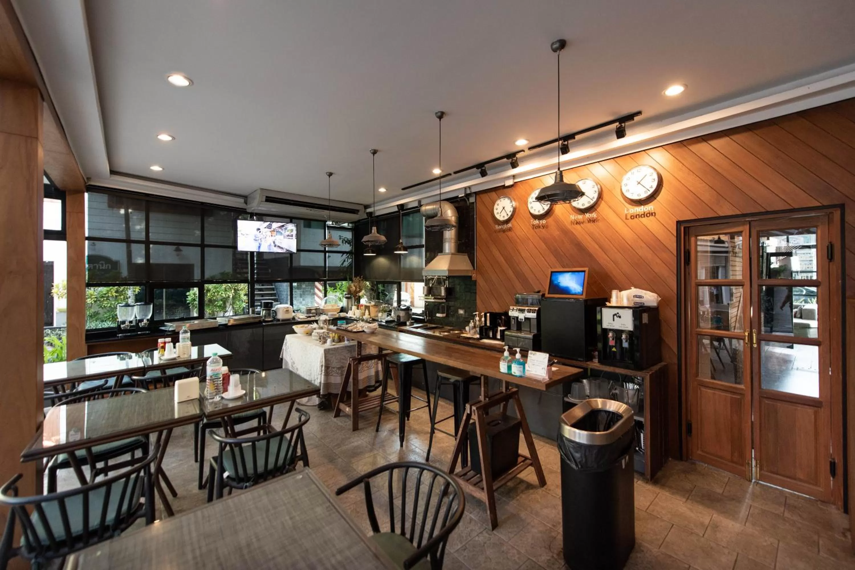 Restaurant/places to eat in Botanic Service Room at Impact Muangthongthani - SHA Certified