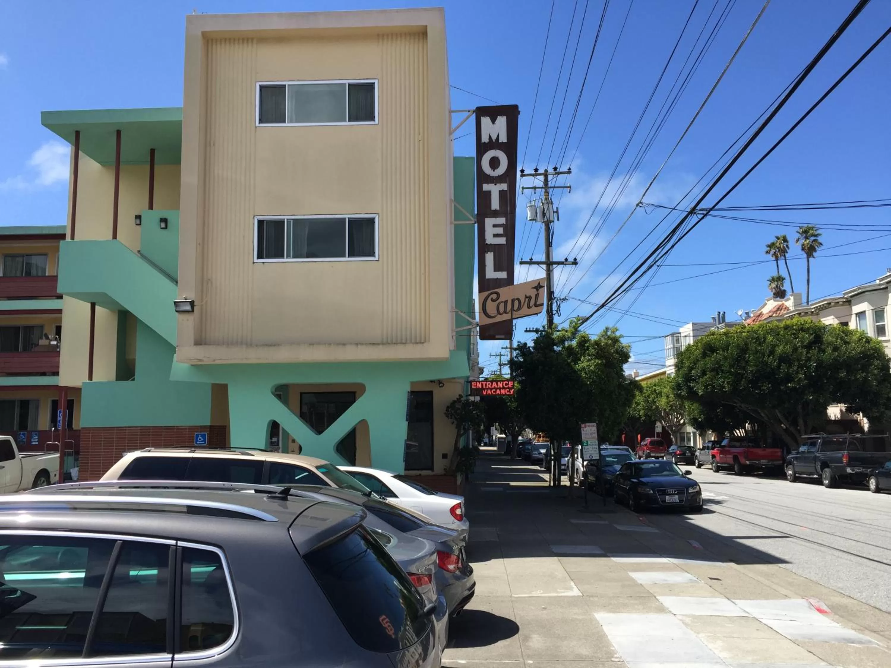 Facade/entrance in Motel Capri