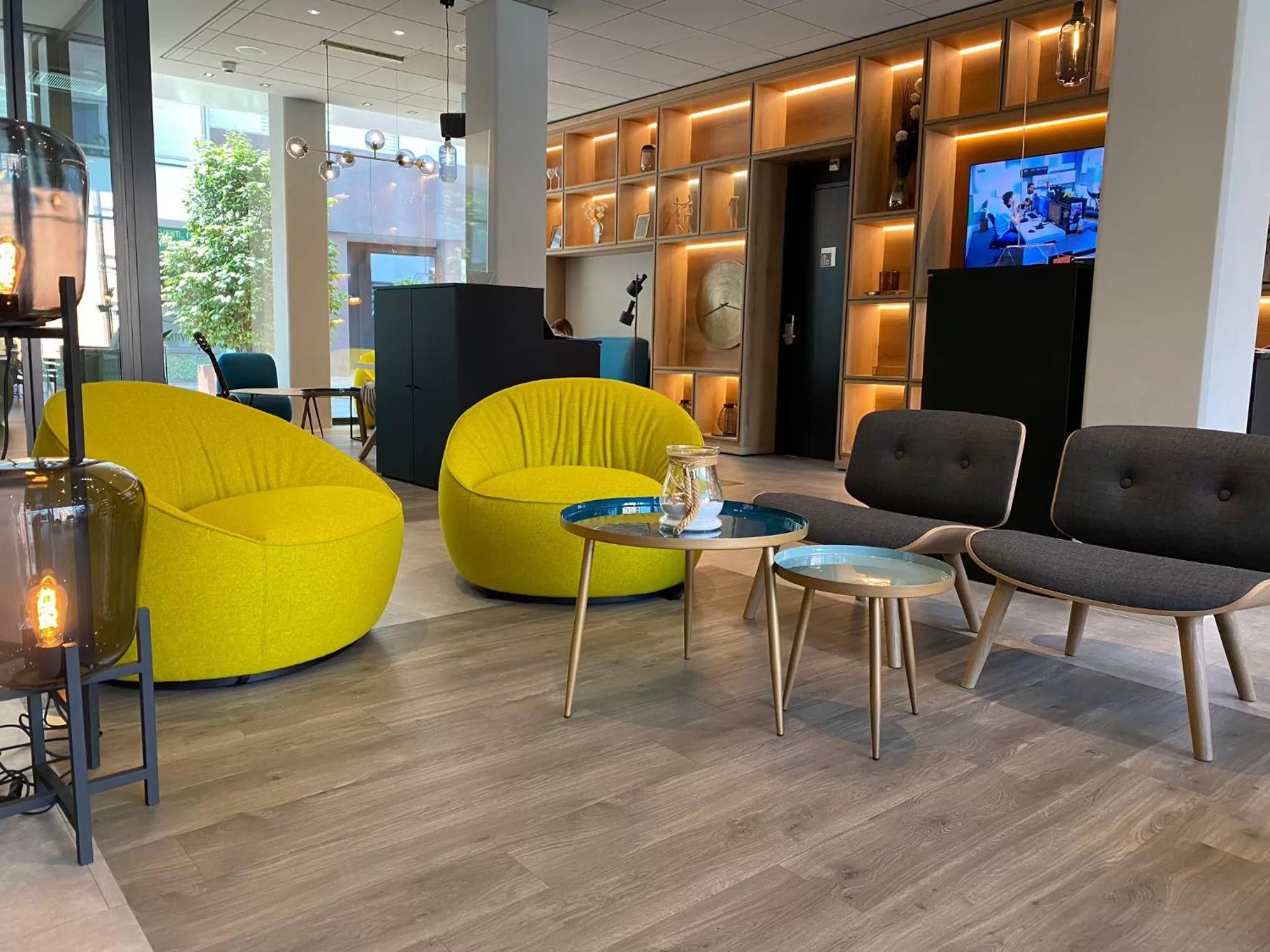 Lobby or reception in ibis budget Lugano Paradiso
