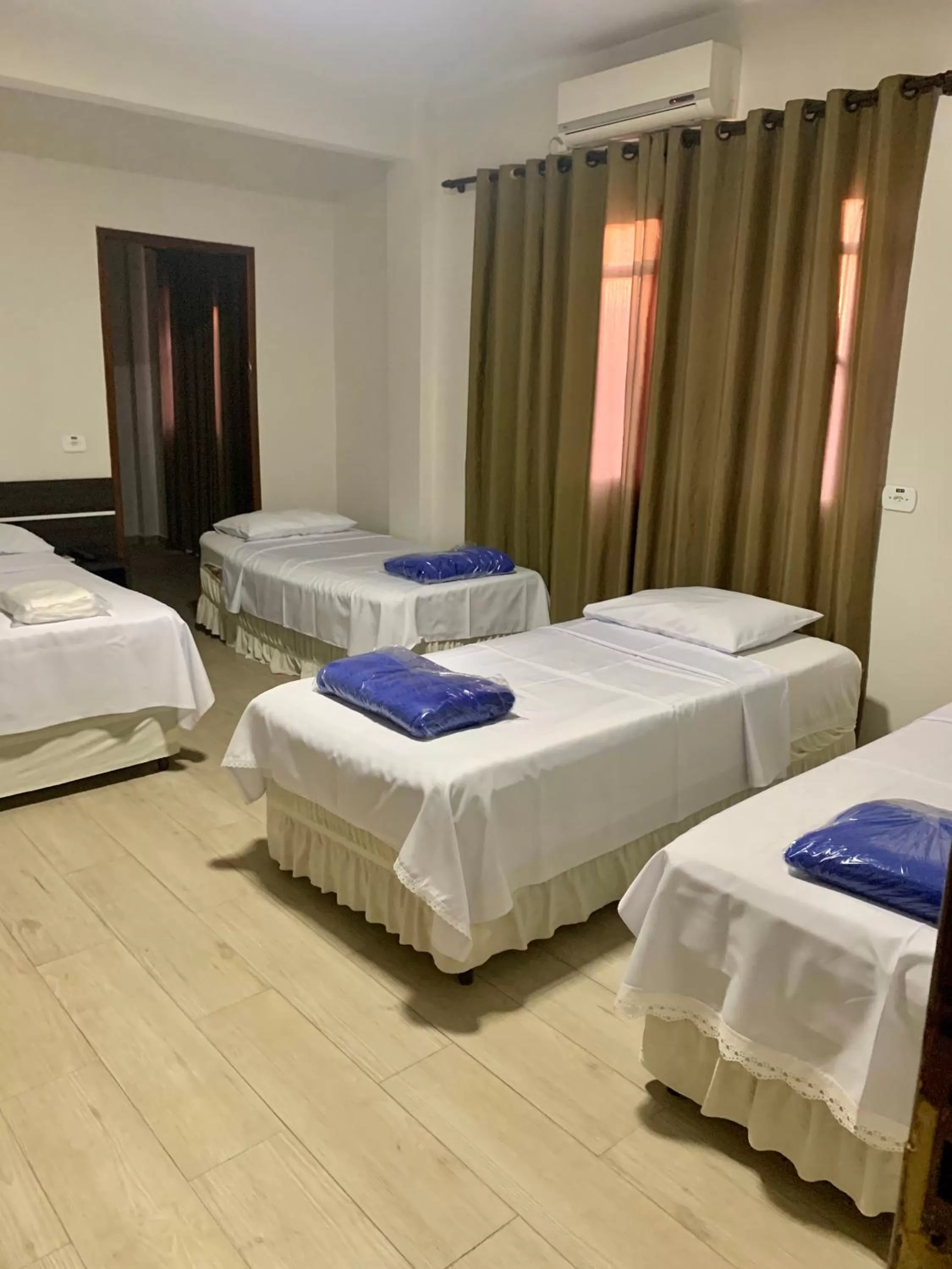 Bed in Hotel Paradizzo