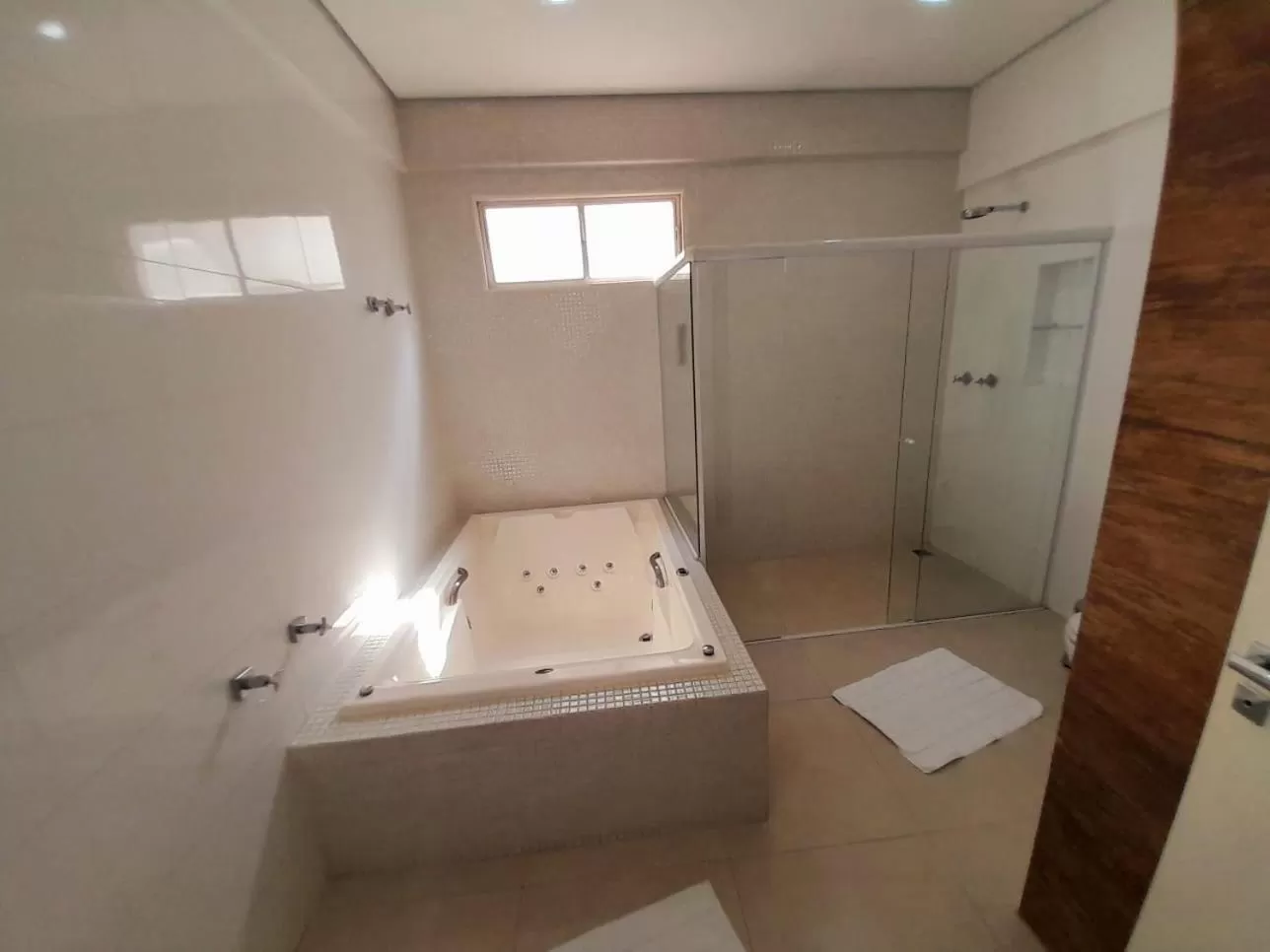 Hot Tub in Jales Center Hotel