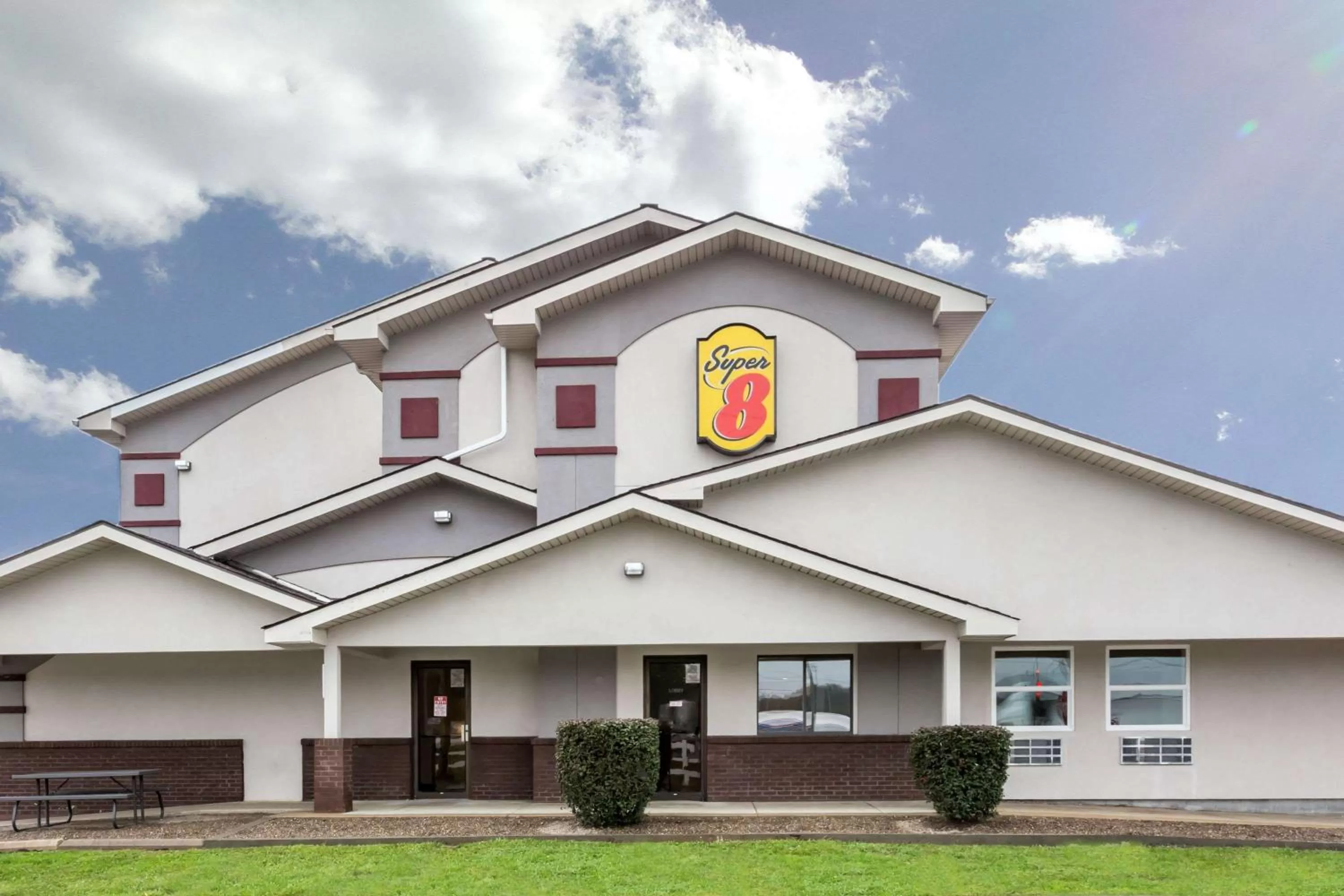 Super 8 by Wyndham Summersville - New River National Park