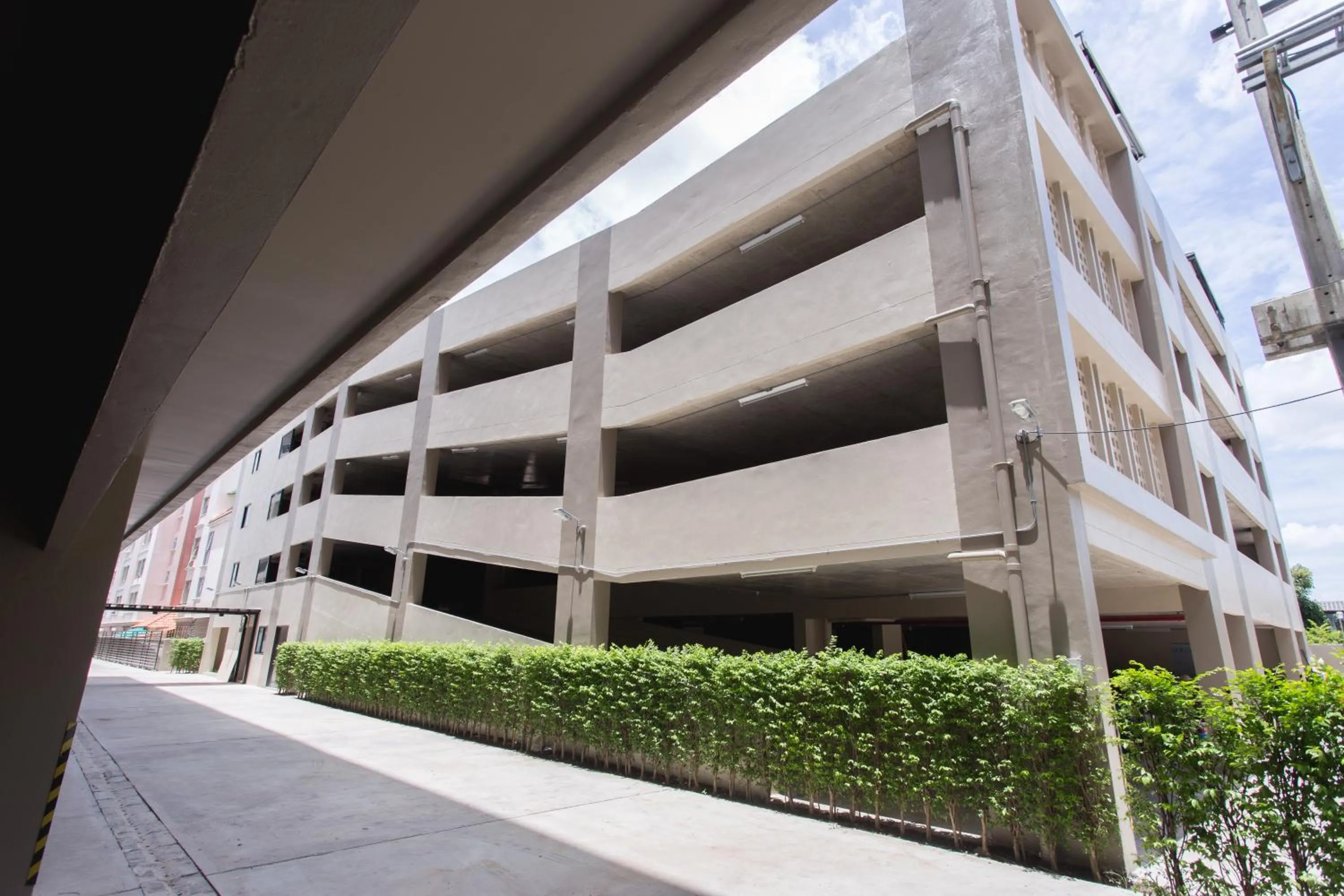 Area and facilities in The Journey Hotel Laksi