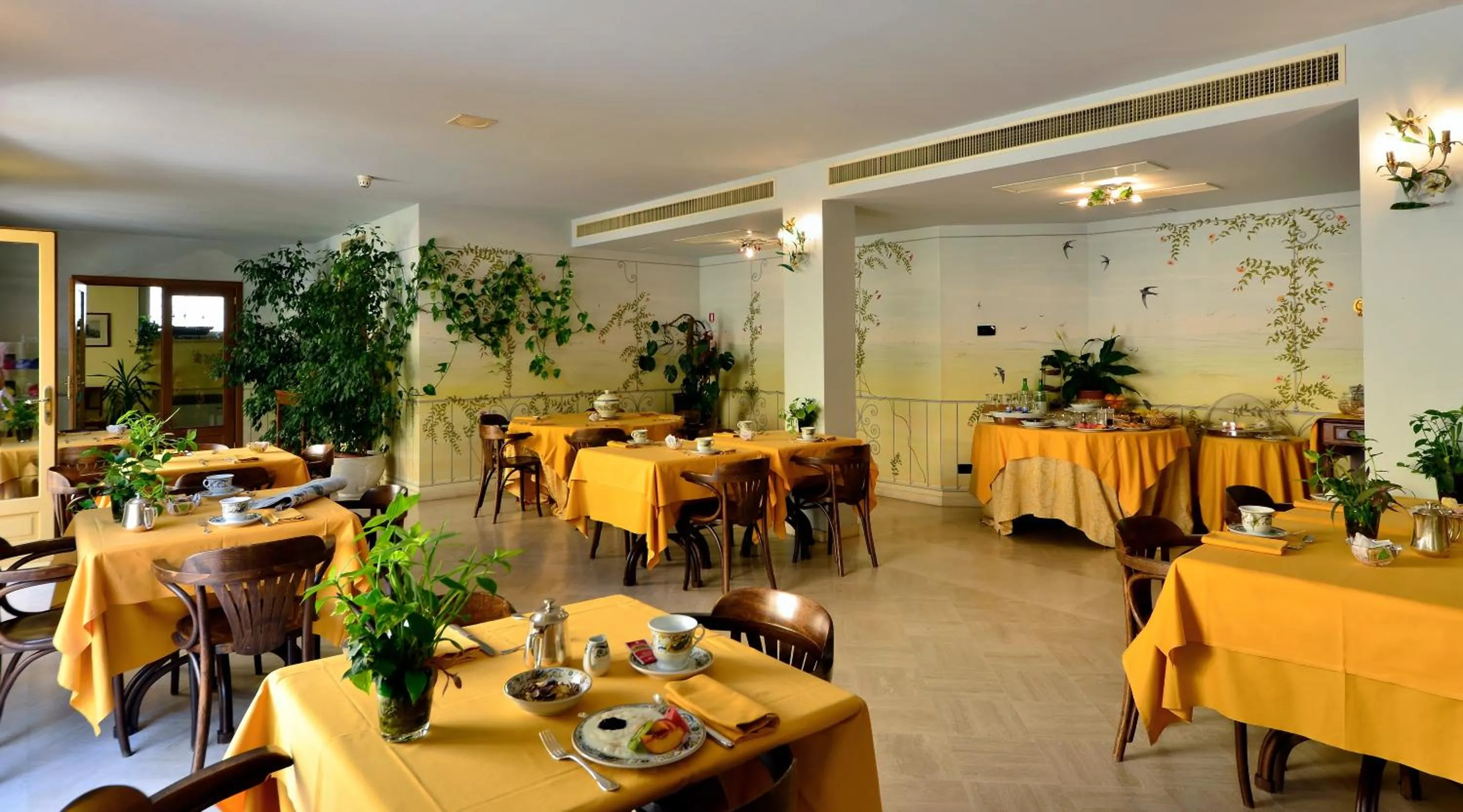 Restaurant/places to eat in Hotel San Luca