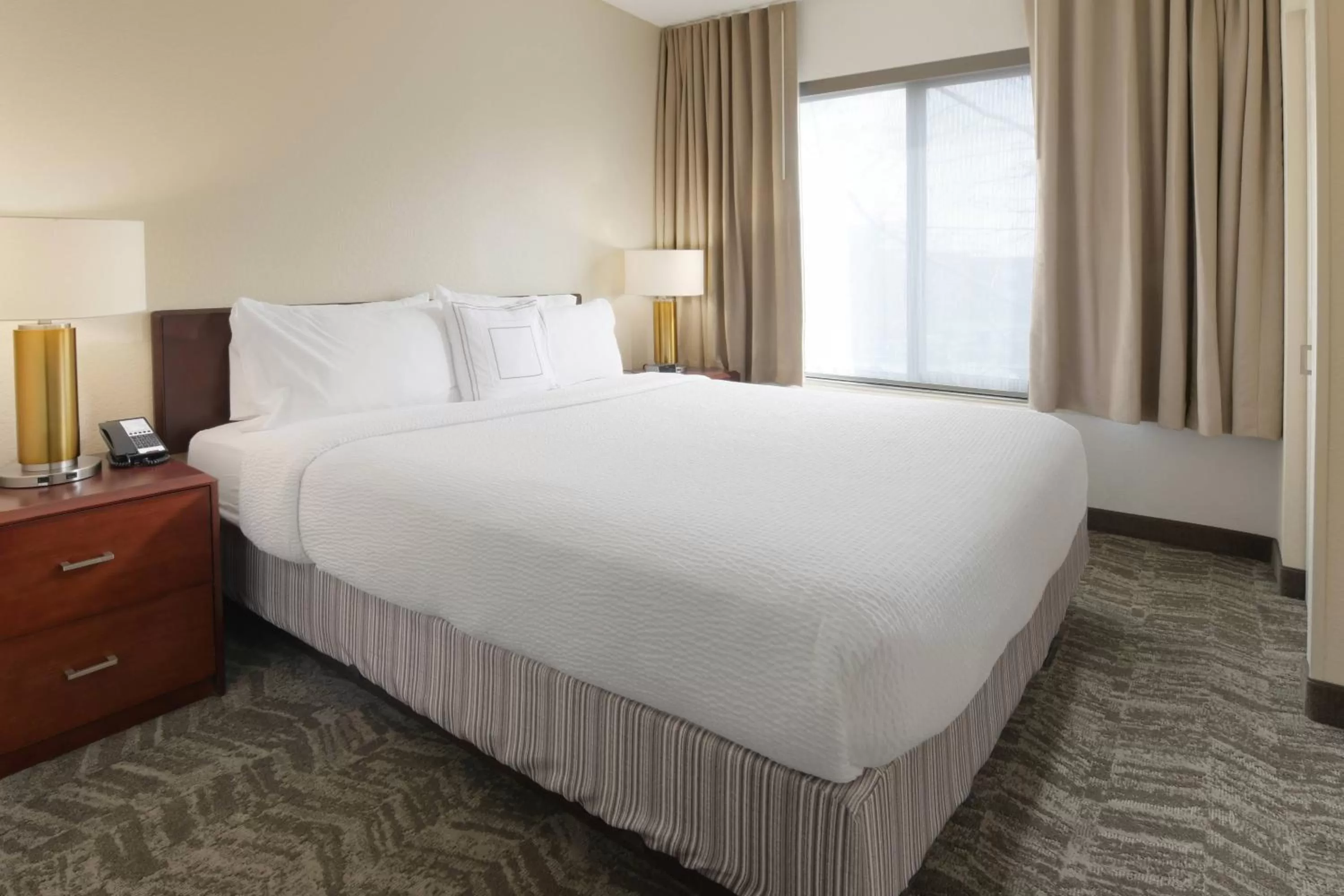 Bedroom, Bed in SpringHill Suites Dallas Addison/Quorum Drive
