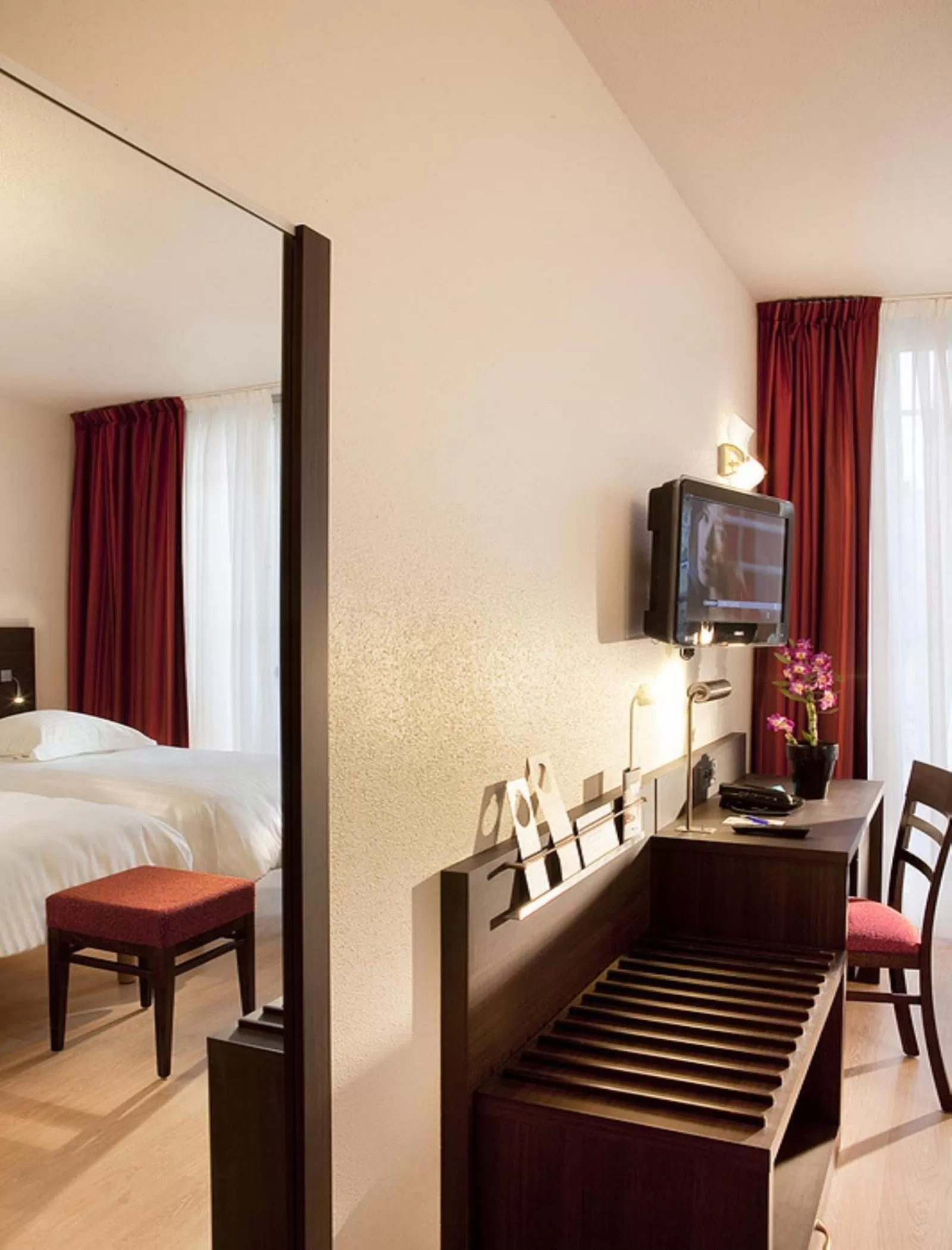 TV and multimedia, Bed in Escale Oceania Brest