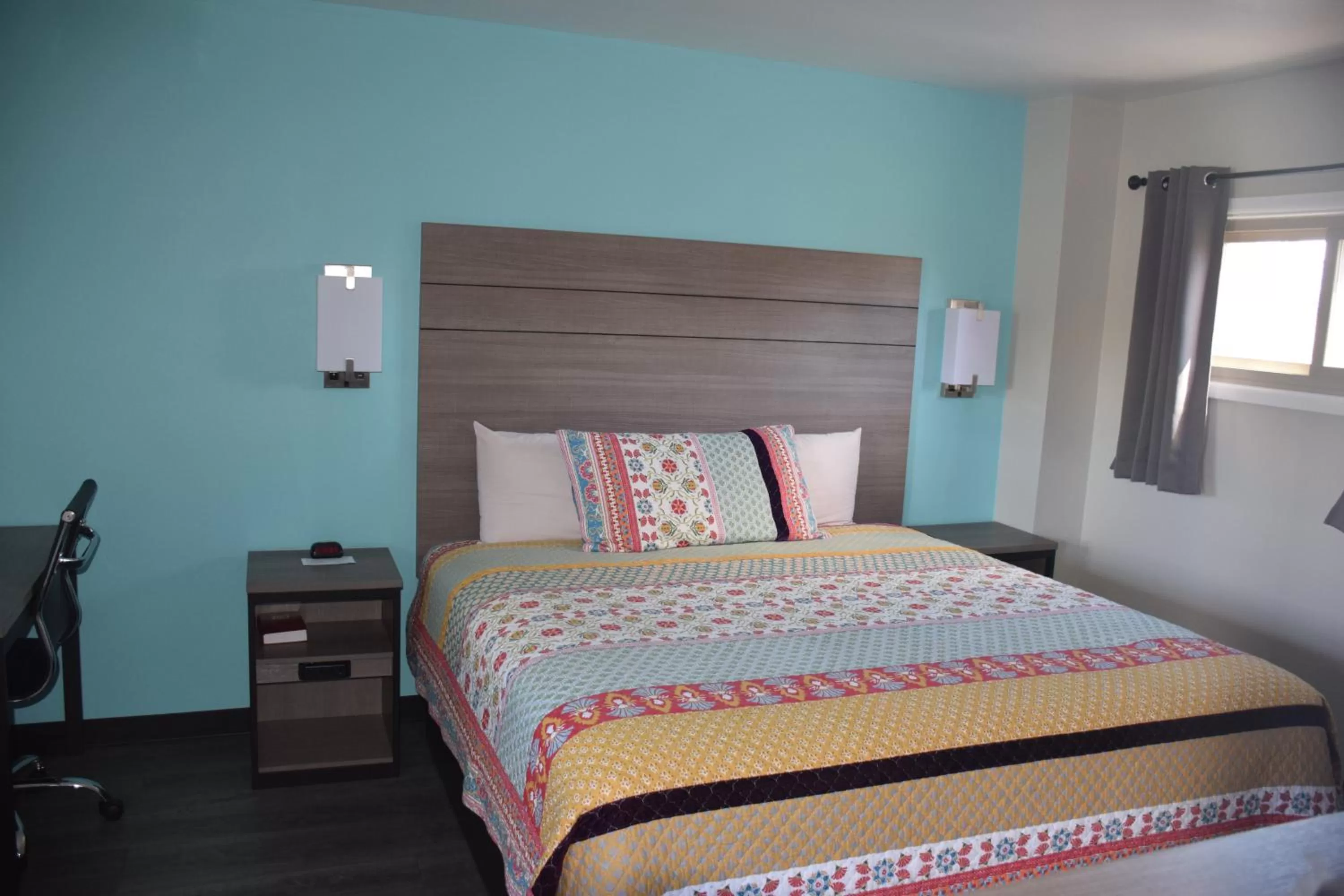 Bed in White Rose Motel - Hershey