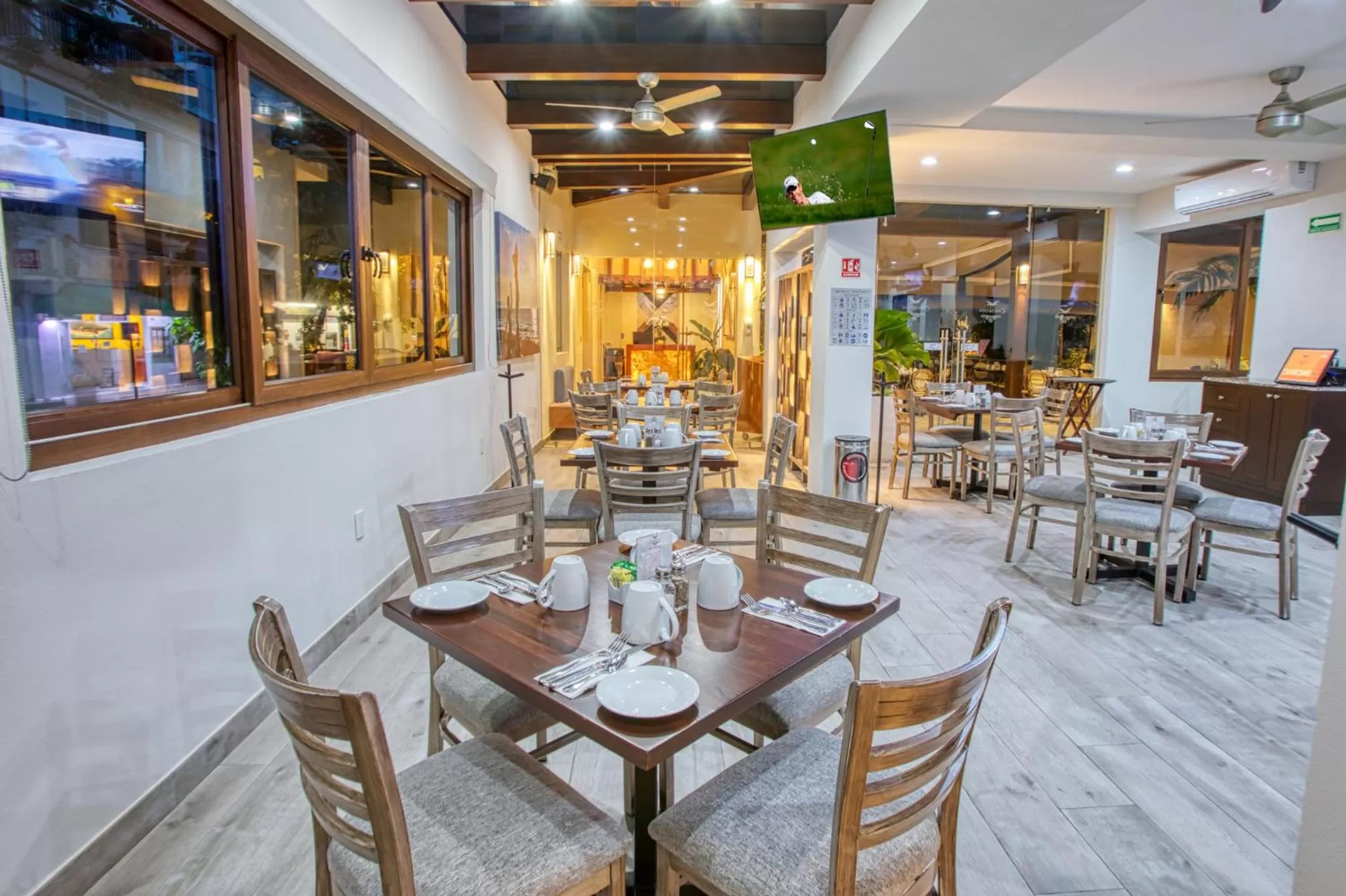 Dining area in Casa Nicole Hotel Boutique