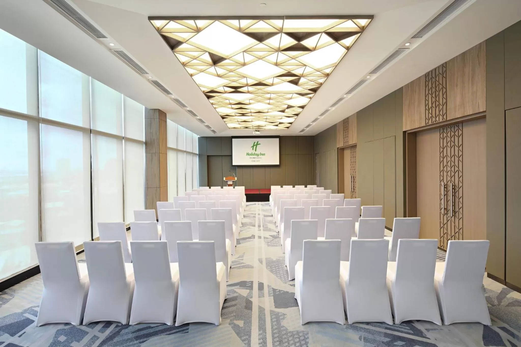 Meeting/conference room in Holiday Inn Cebu City by IHG