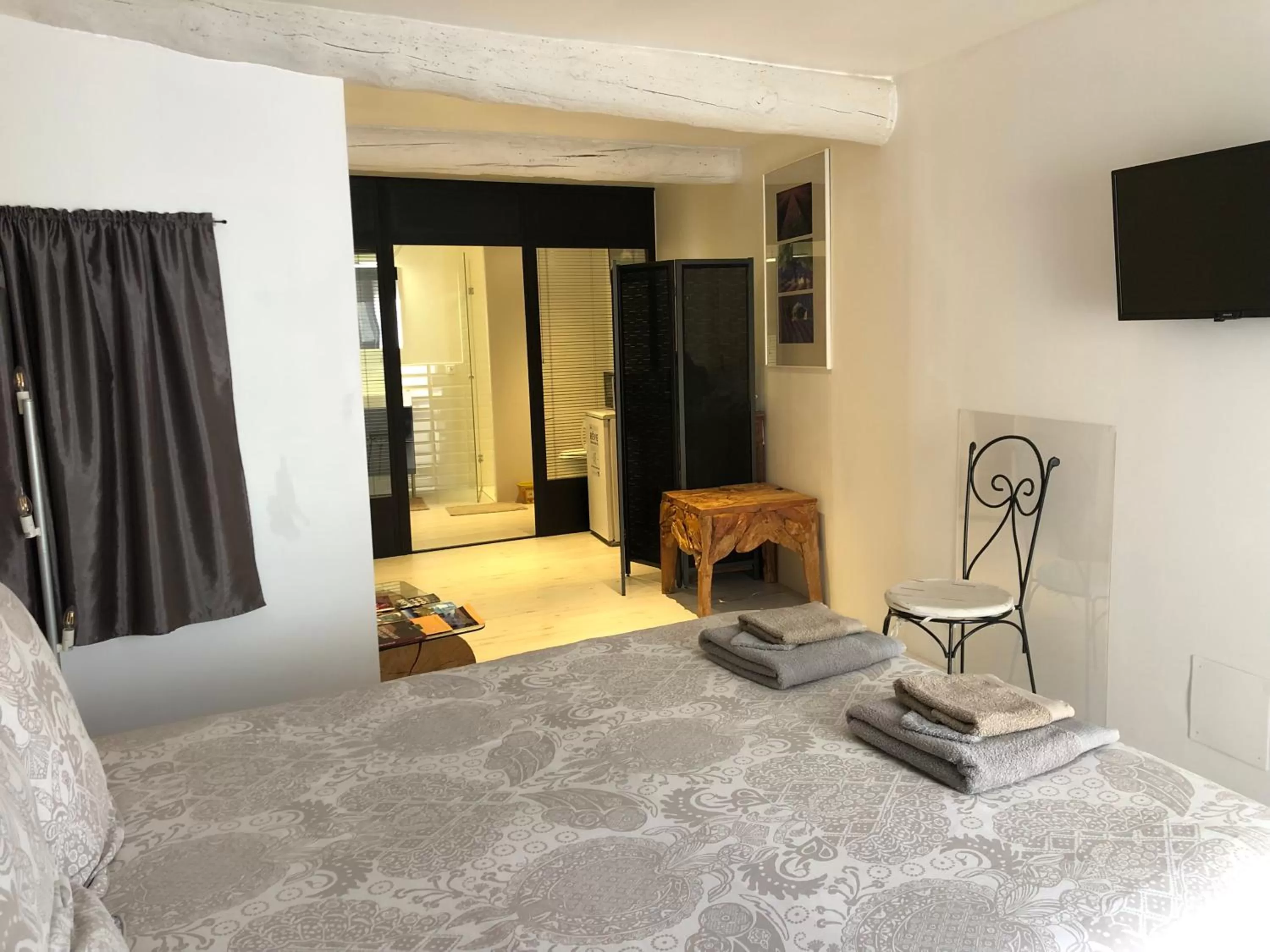 Bed in Eyragues suite parentale