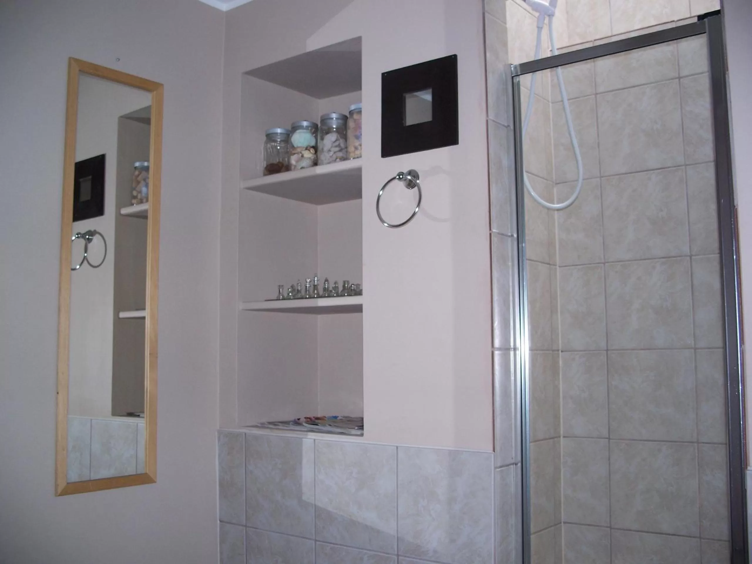 Bathroom, Kitchen/Kitchenette in Tall Trees Bed & Breakfast