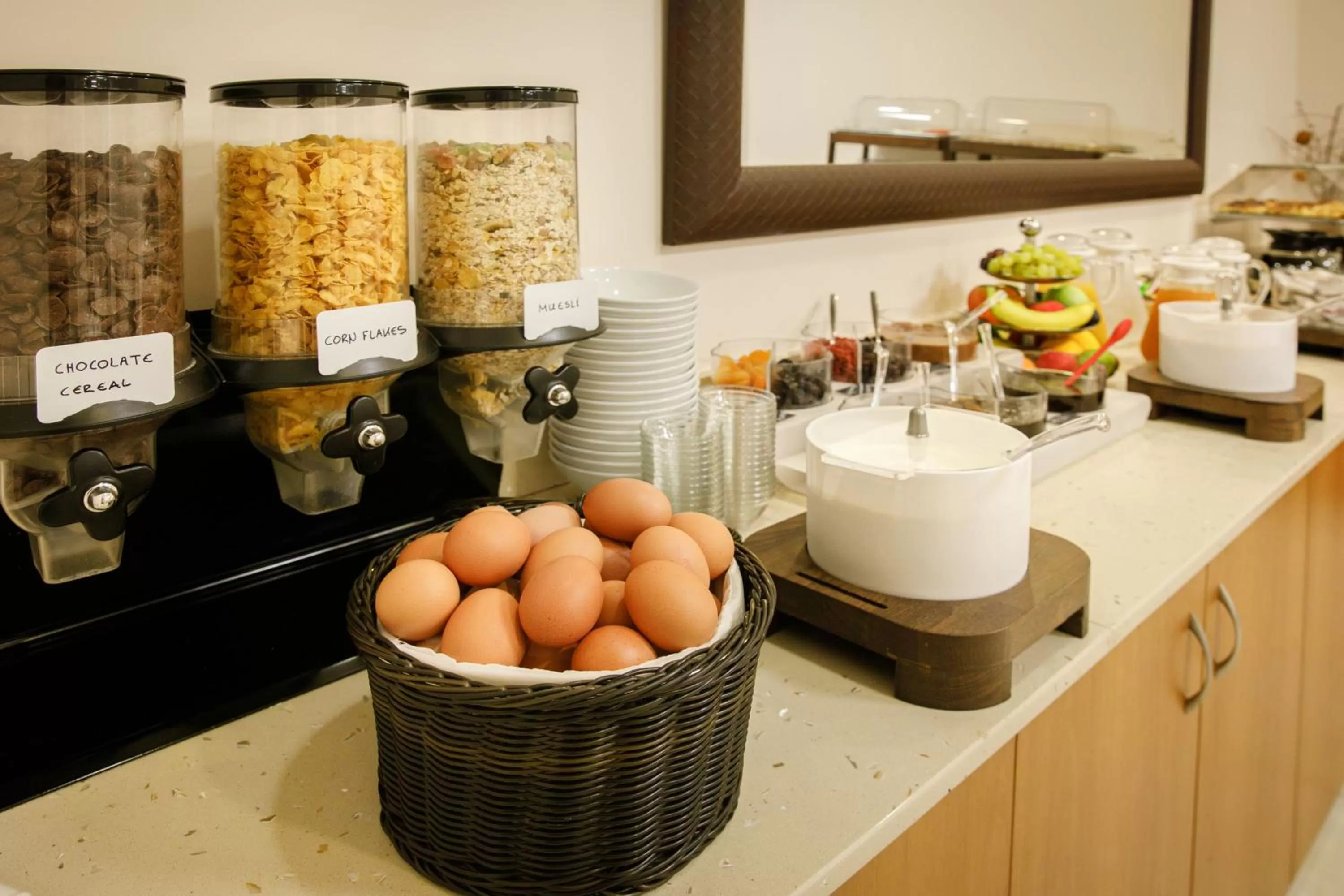 Food and drinks in Hotel ΑΤΗΙΝΑ