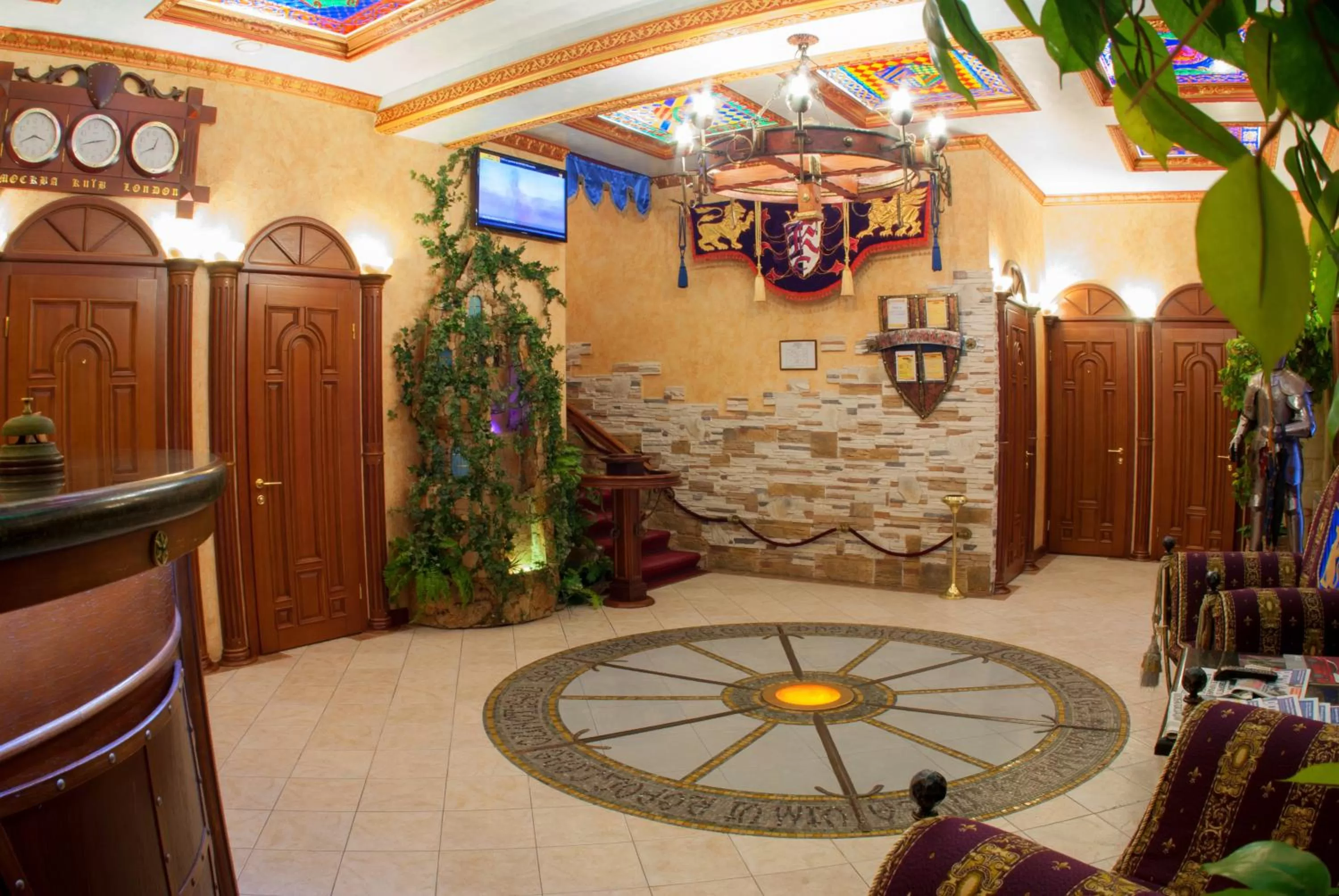Lobby or reception in Kamelot