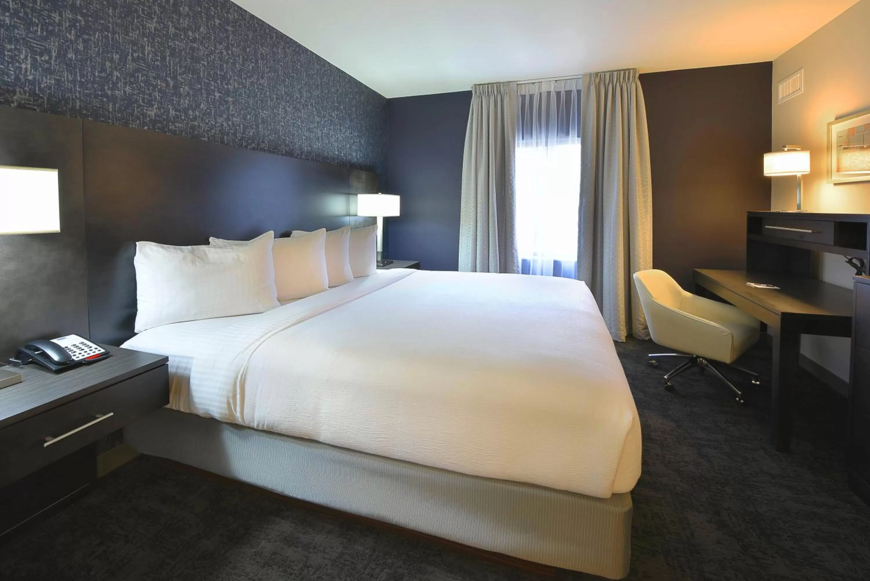 Photo of the whole room, Bed in Staybridge Suites - Little Rock - Medical Center by IHG