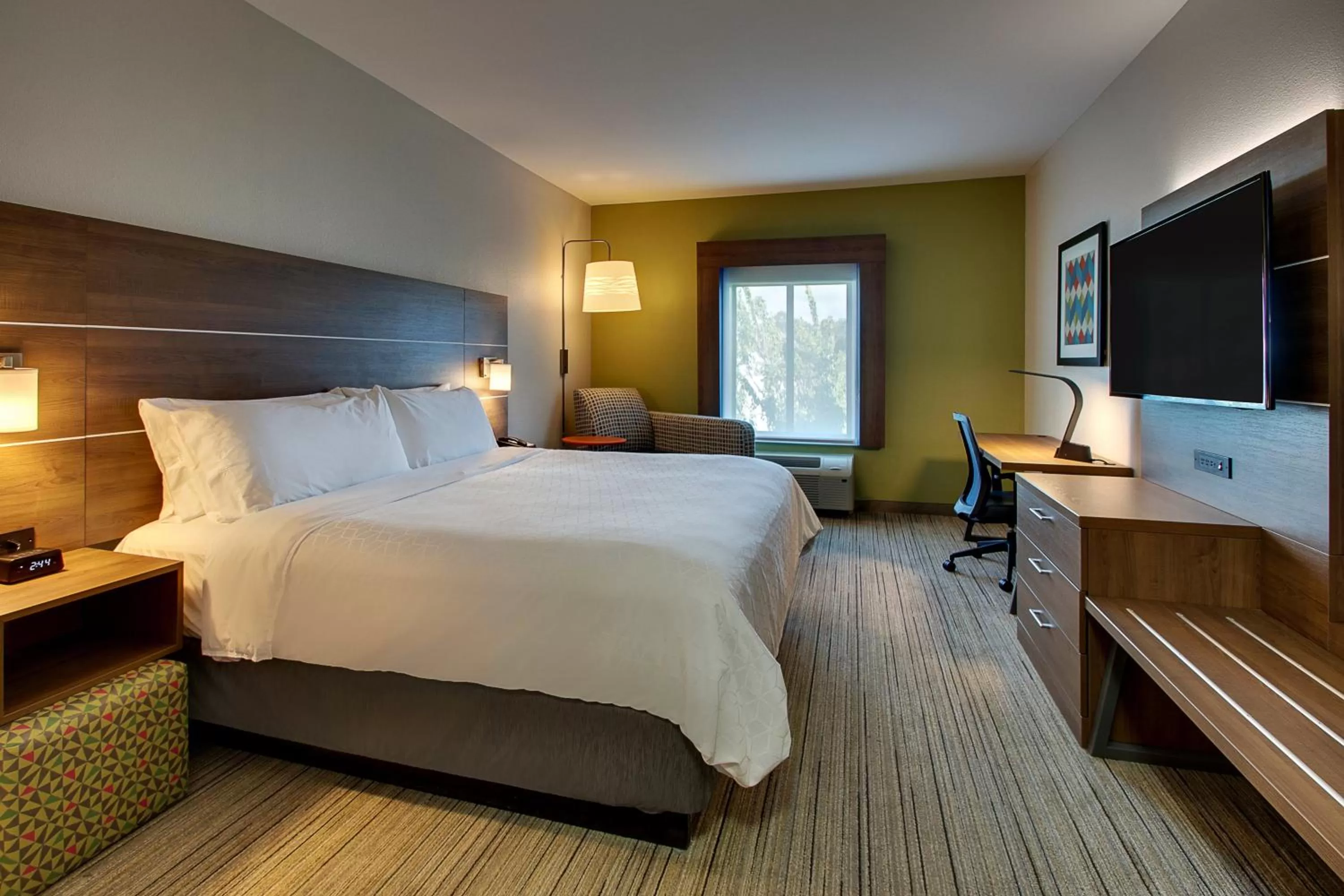 Photo of the whole room, Bed in Holiday Inn Express Hotel & Suites Austell Powder Springs by IHG