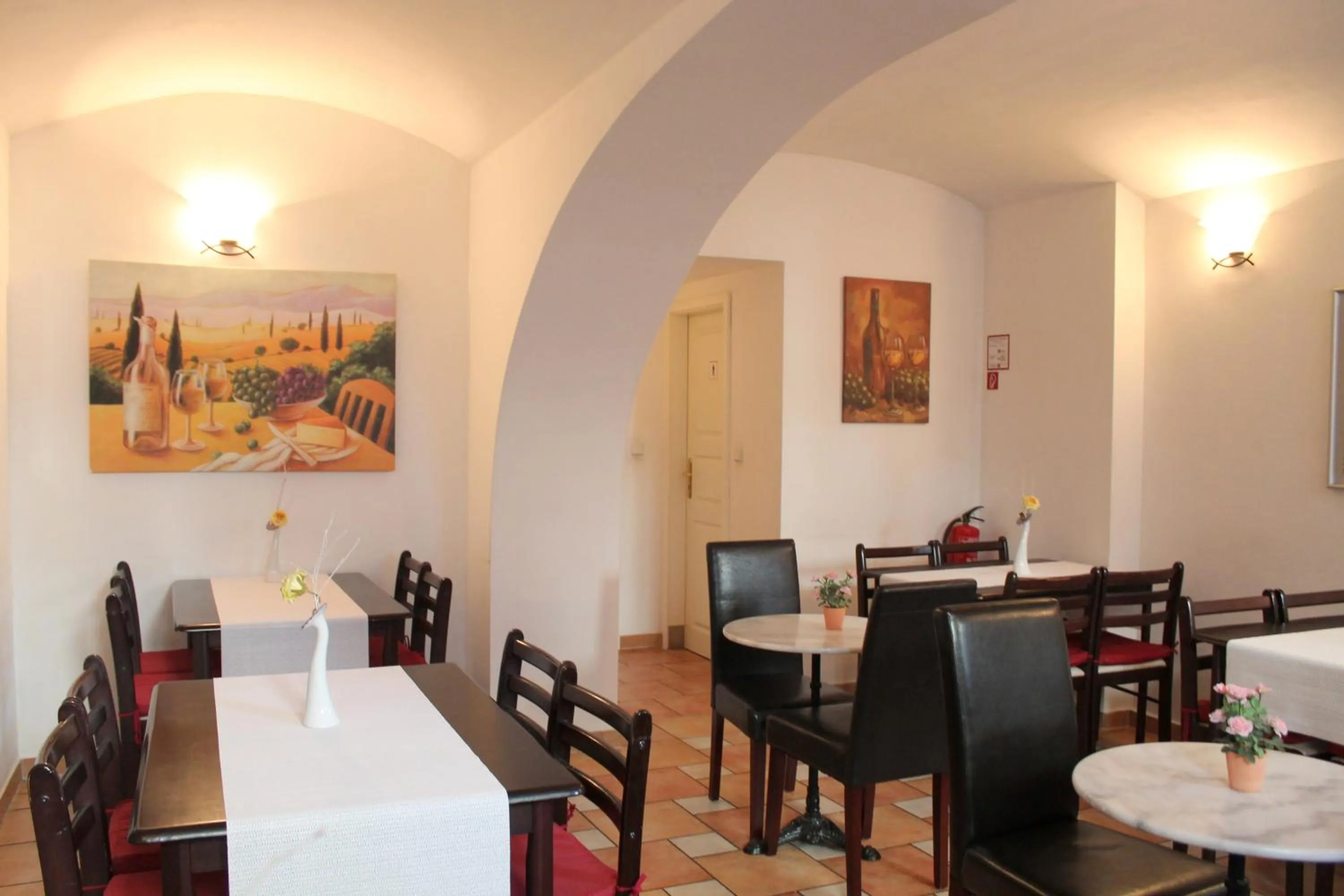 Restaurant/places to eat in Hotel Amelie Berlin