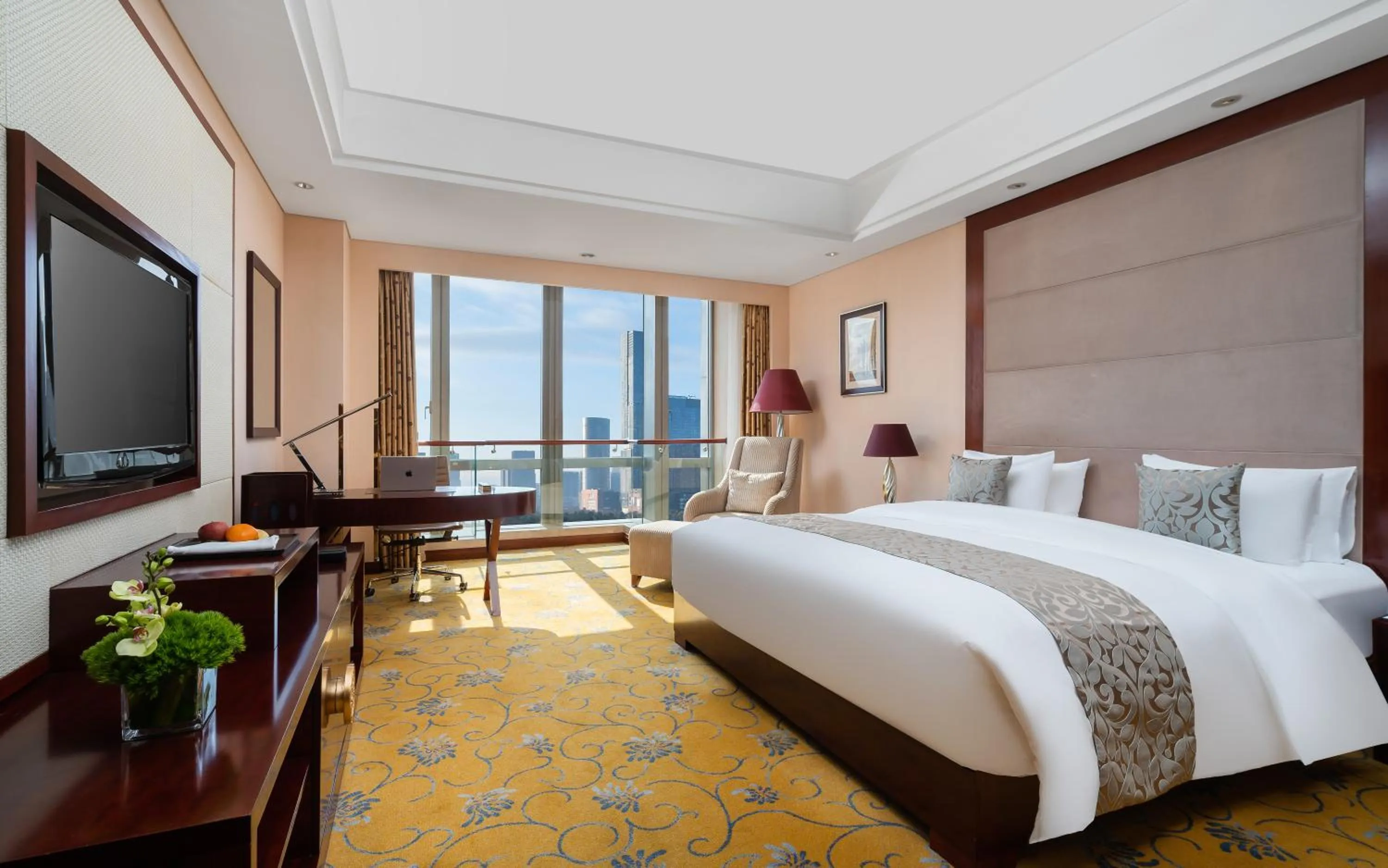 Photo of the whole room, Bed in Howard Johnson Tropical Garden Plaza Kunming Chenggong