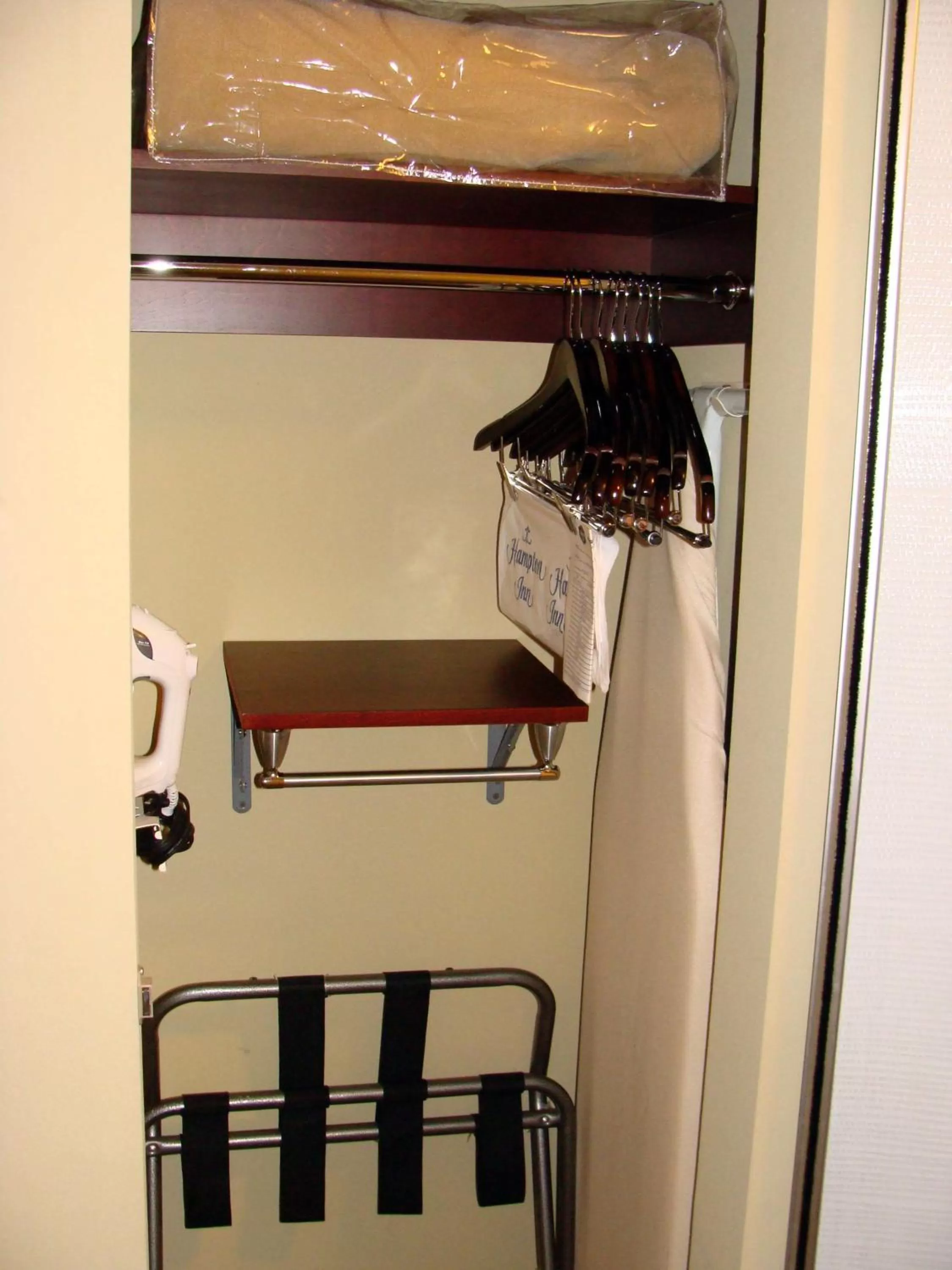 Photo of the whole room in Hampton Inn Calera