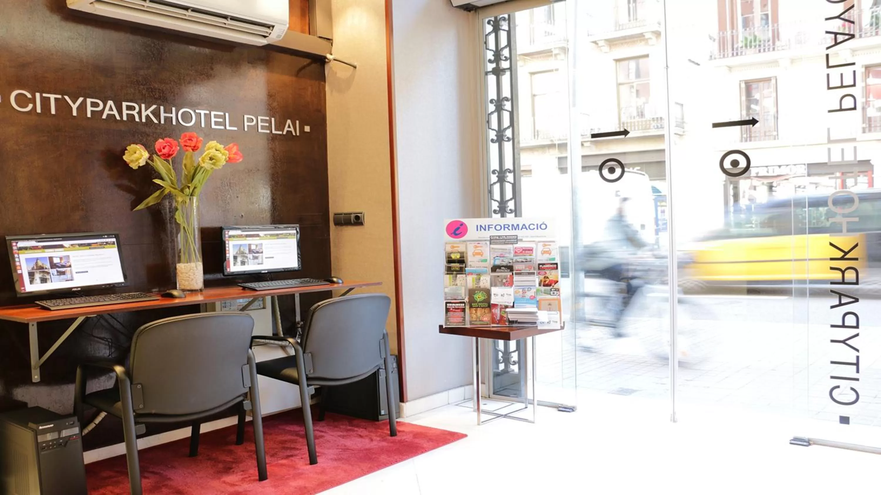 Lobby or reception in Hotel HLG CityPark Pelayo