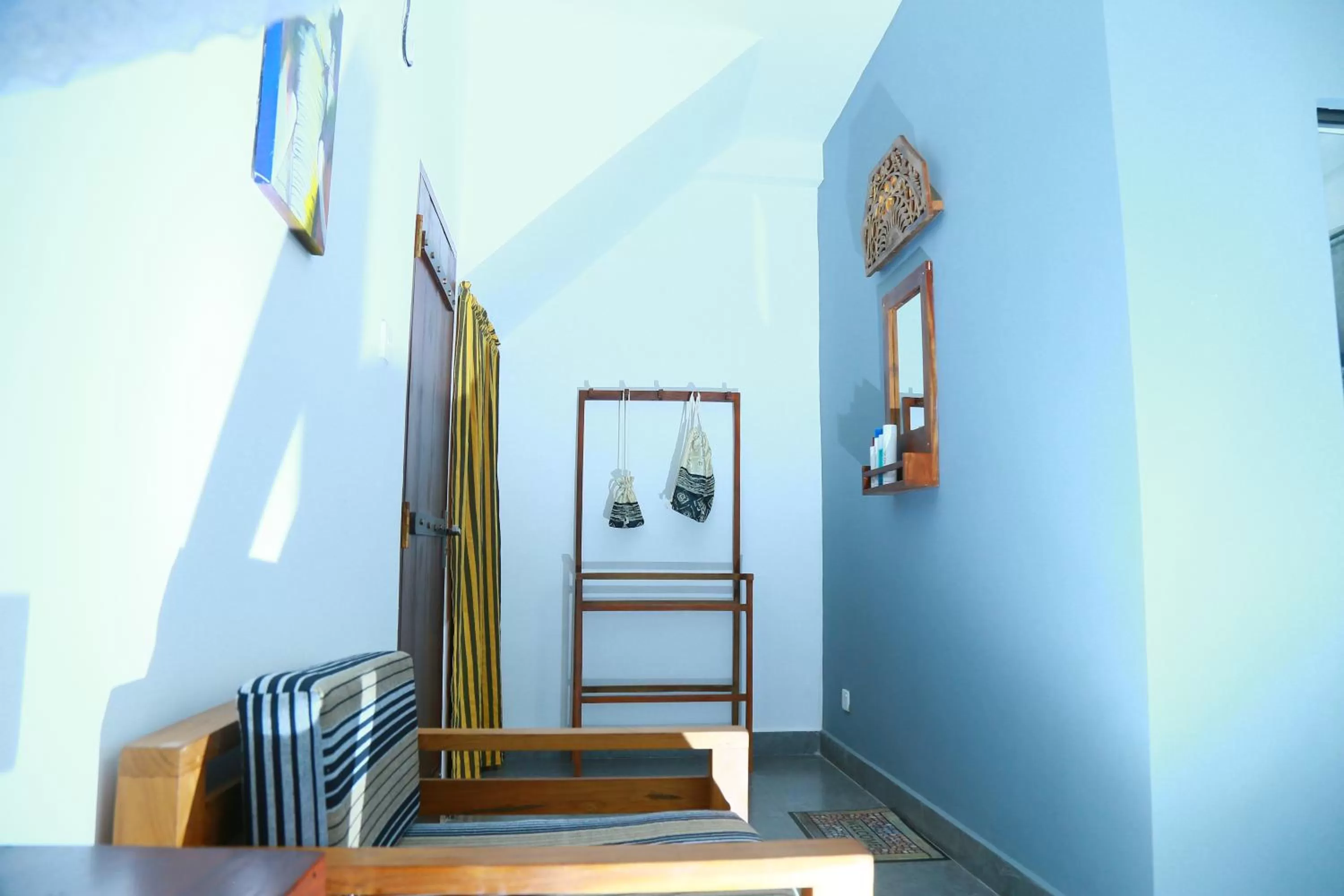 Photo of the whole room in SriMany