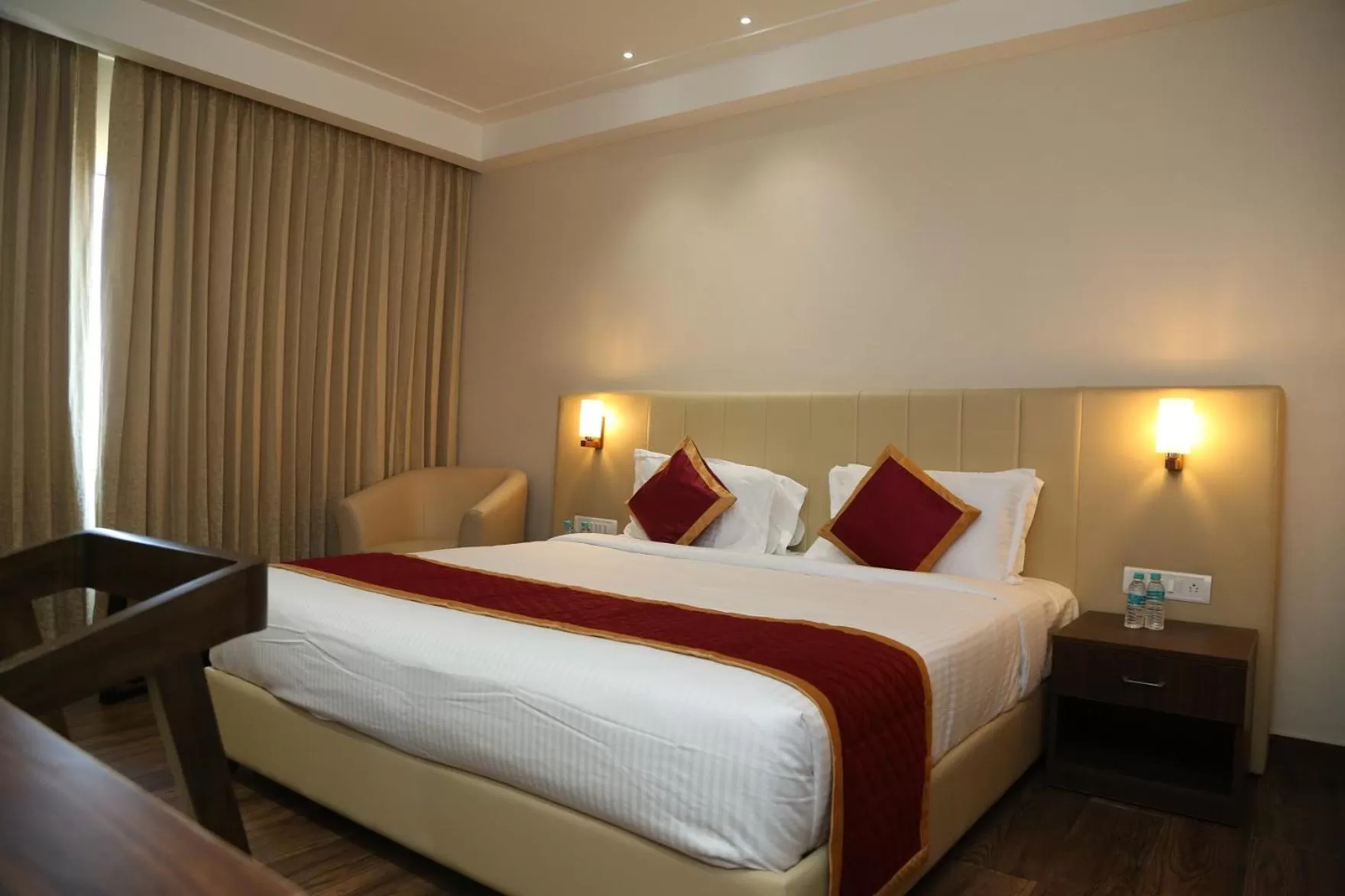 Bed in Hotel Skanda Palace