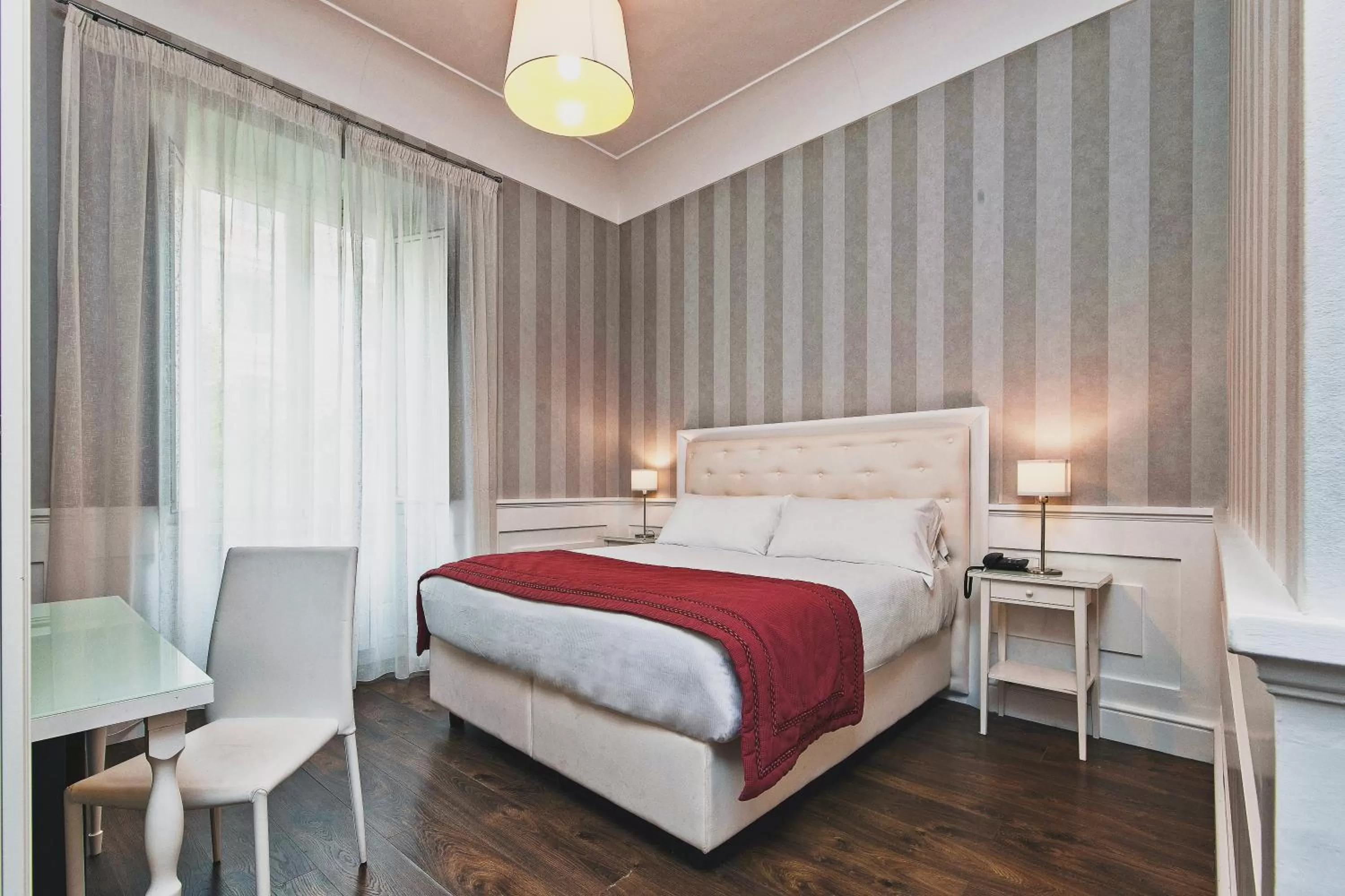 Photo of the whole room, Bed in Star Vatican Rooms