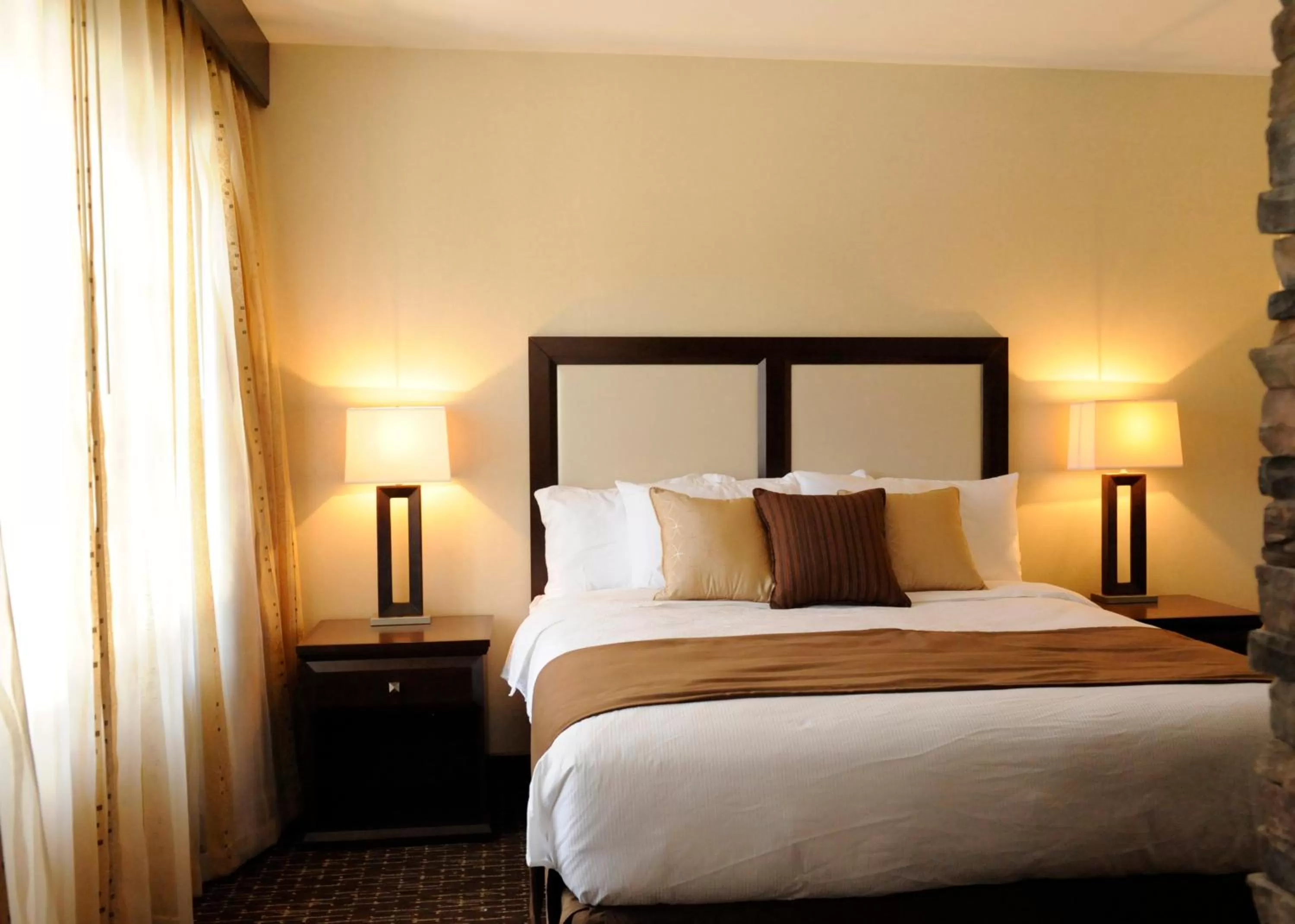 Bed in Holiday Inn Resort Deadwood Mountain Grand by IHG