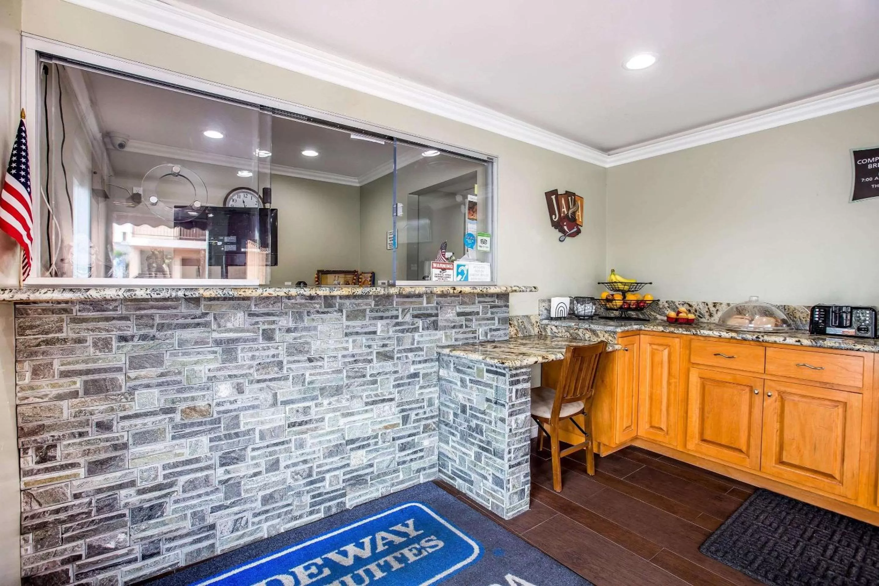 Lobby or reception in Rodeway Inn & Suites Bellflower