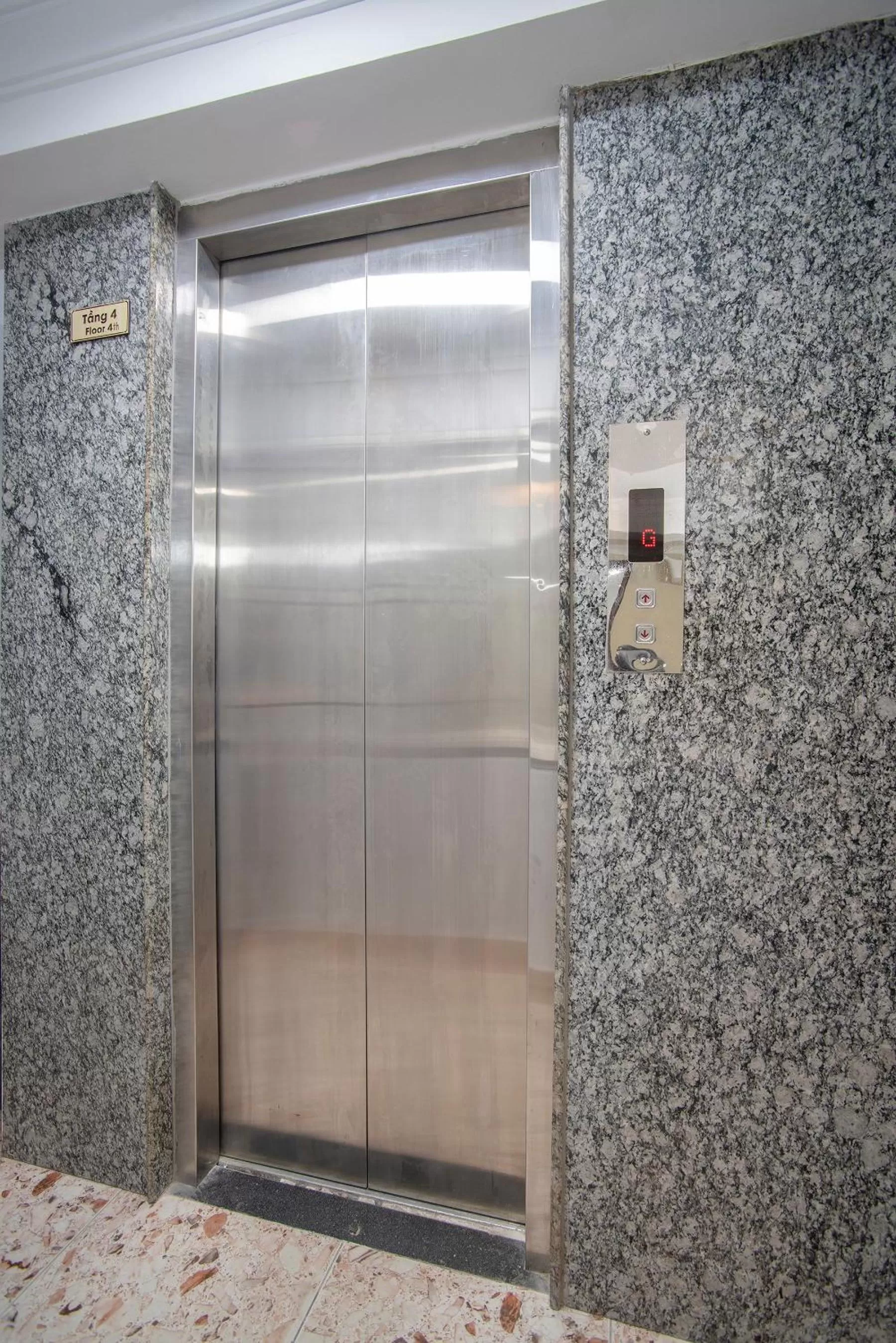 elevator in SAZI BEN THANH Hotel HCM