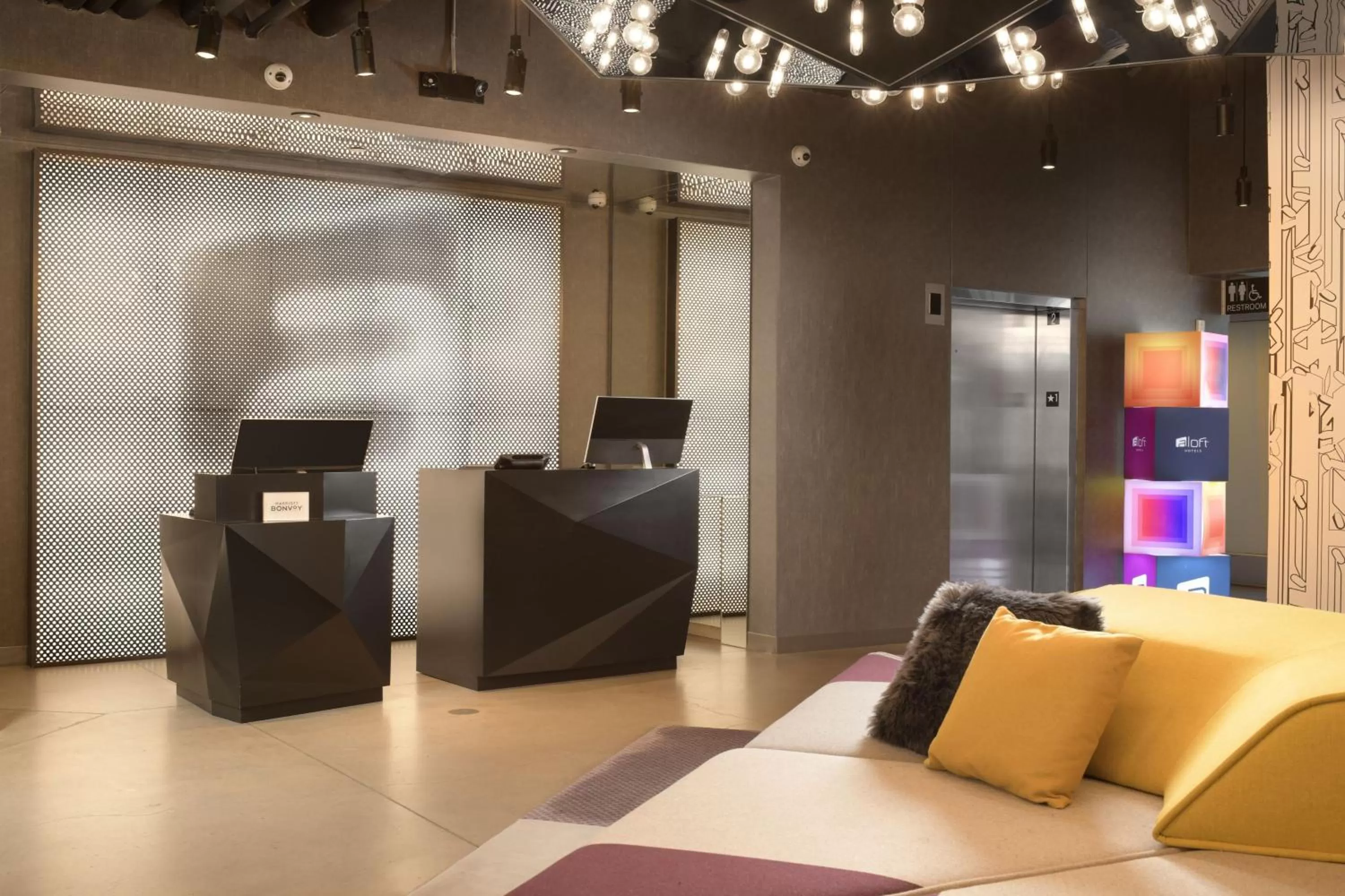 Lobby or reception in Aloft Lubbock