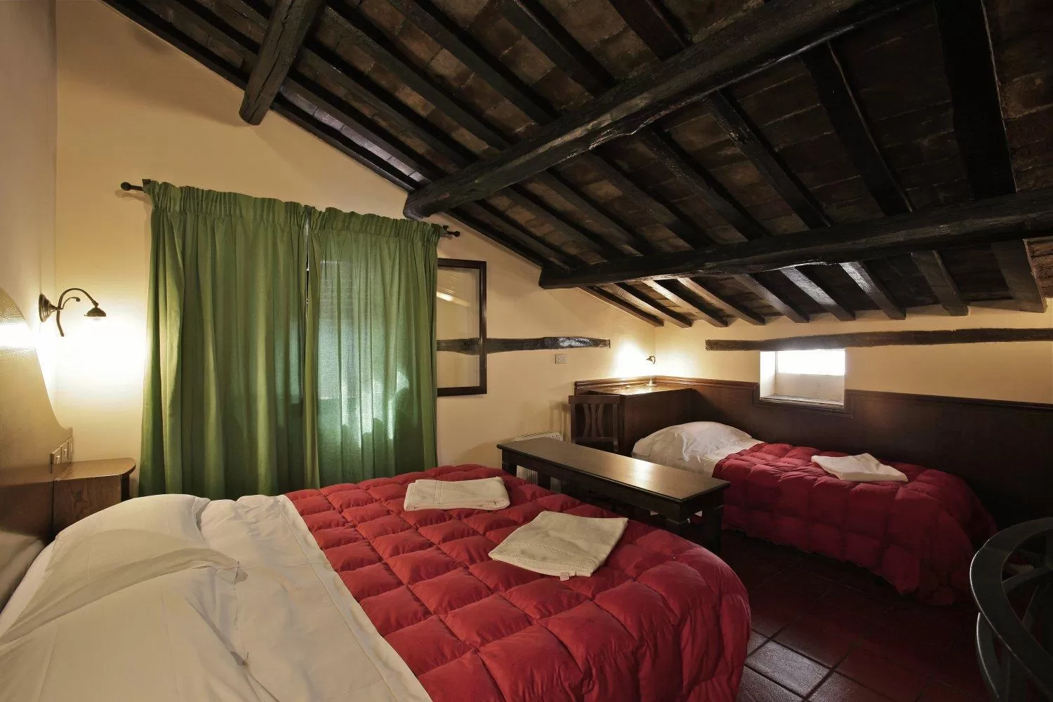 Photo of the whole room, Bed in Hotel Panda