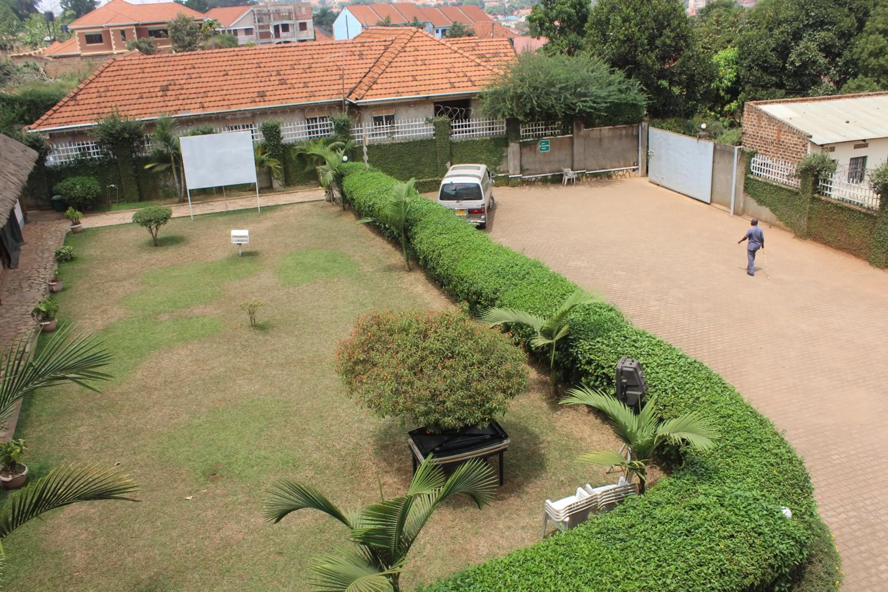 Restaurant/places to eat in Sky Hotel International