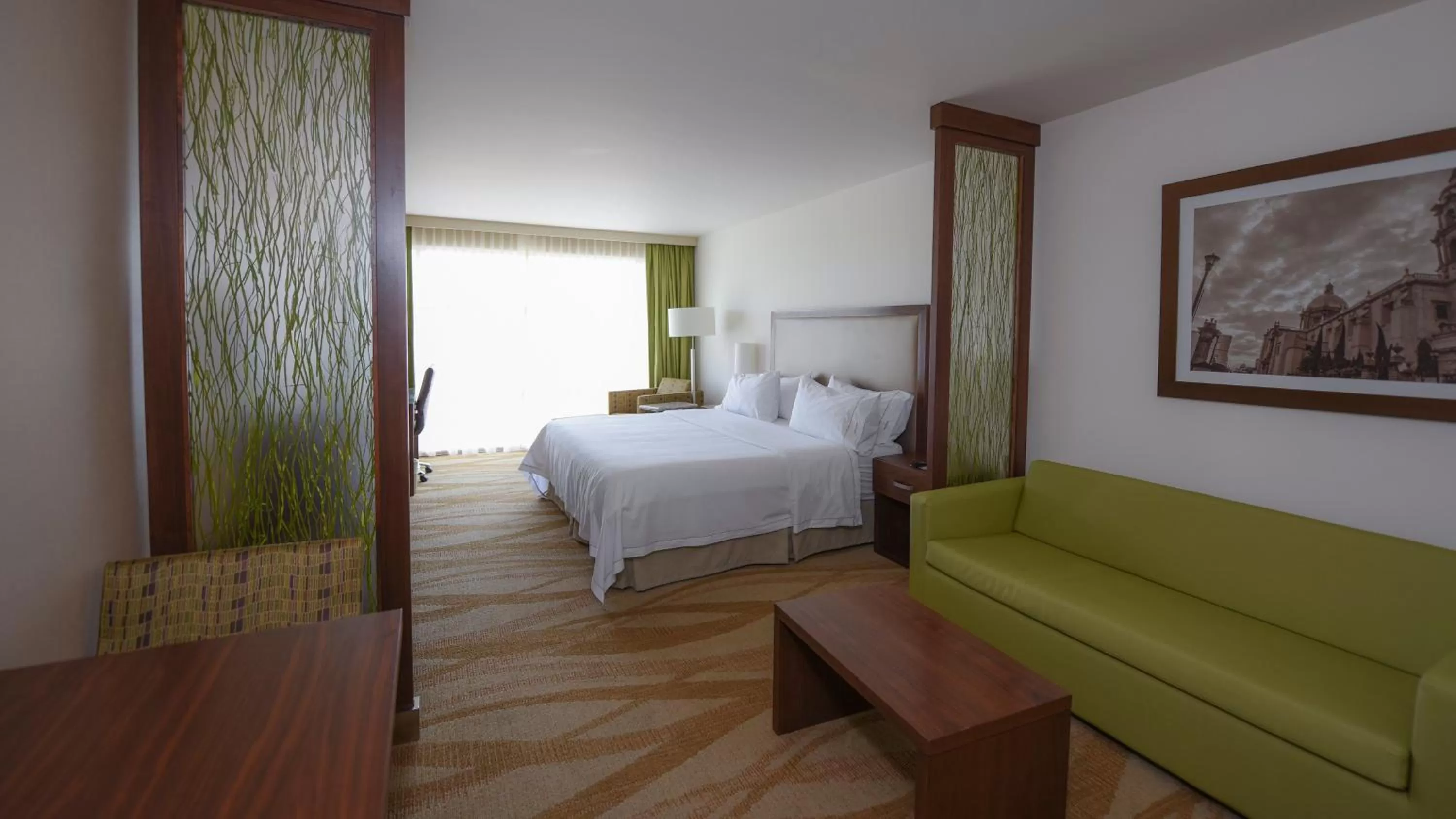 Photo of the whole room, Bed in Holiday Inn Express and Suites Celaya by IHG