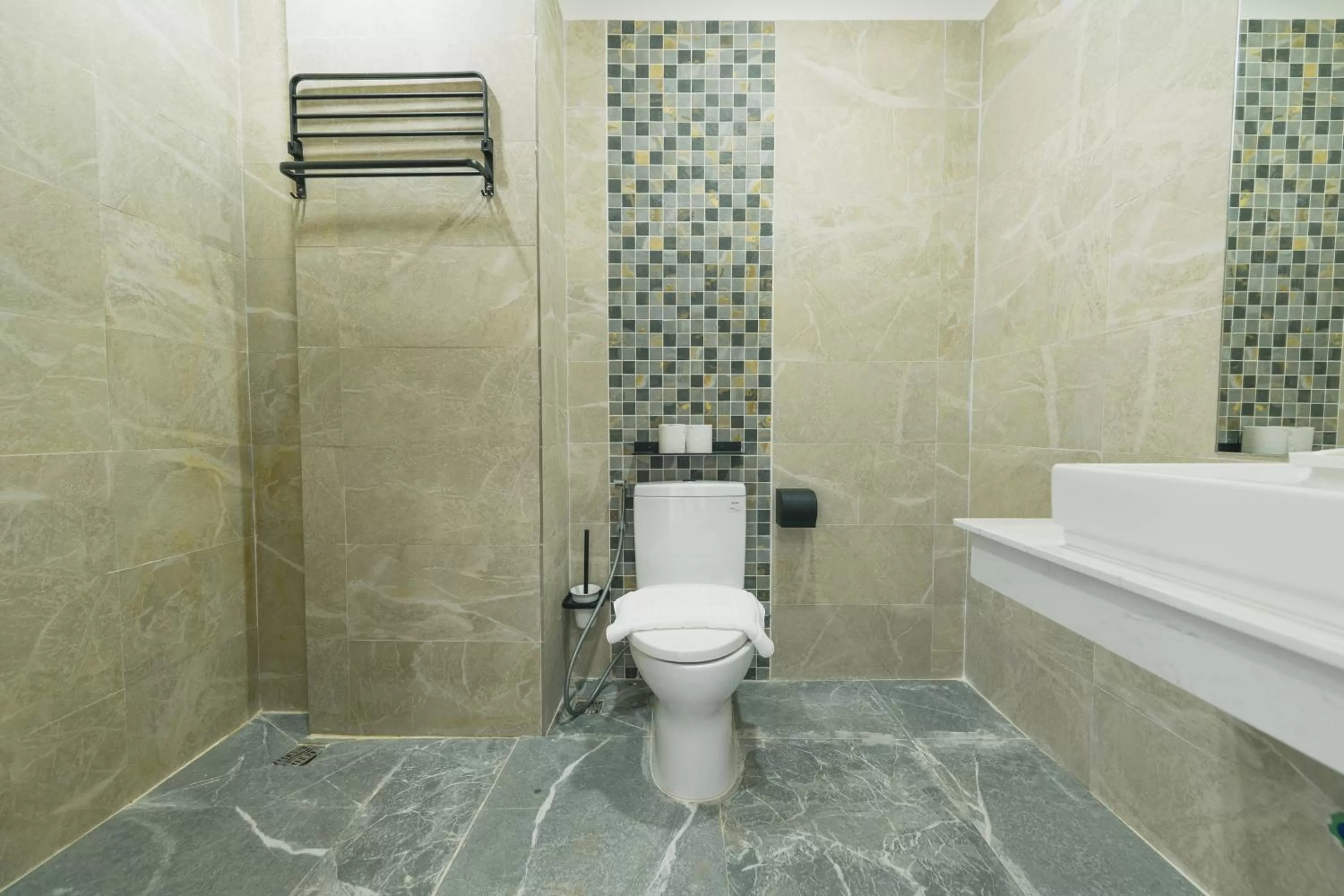 Shower in Residence 110 (Hotel and Apartments)