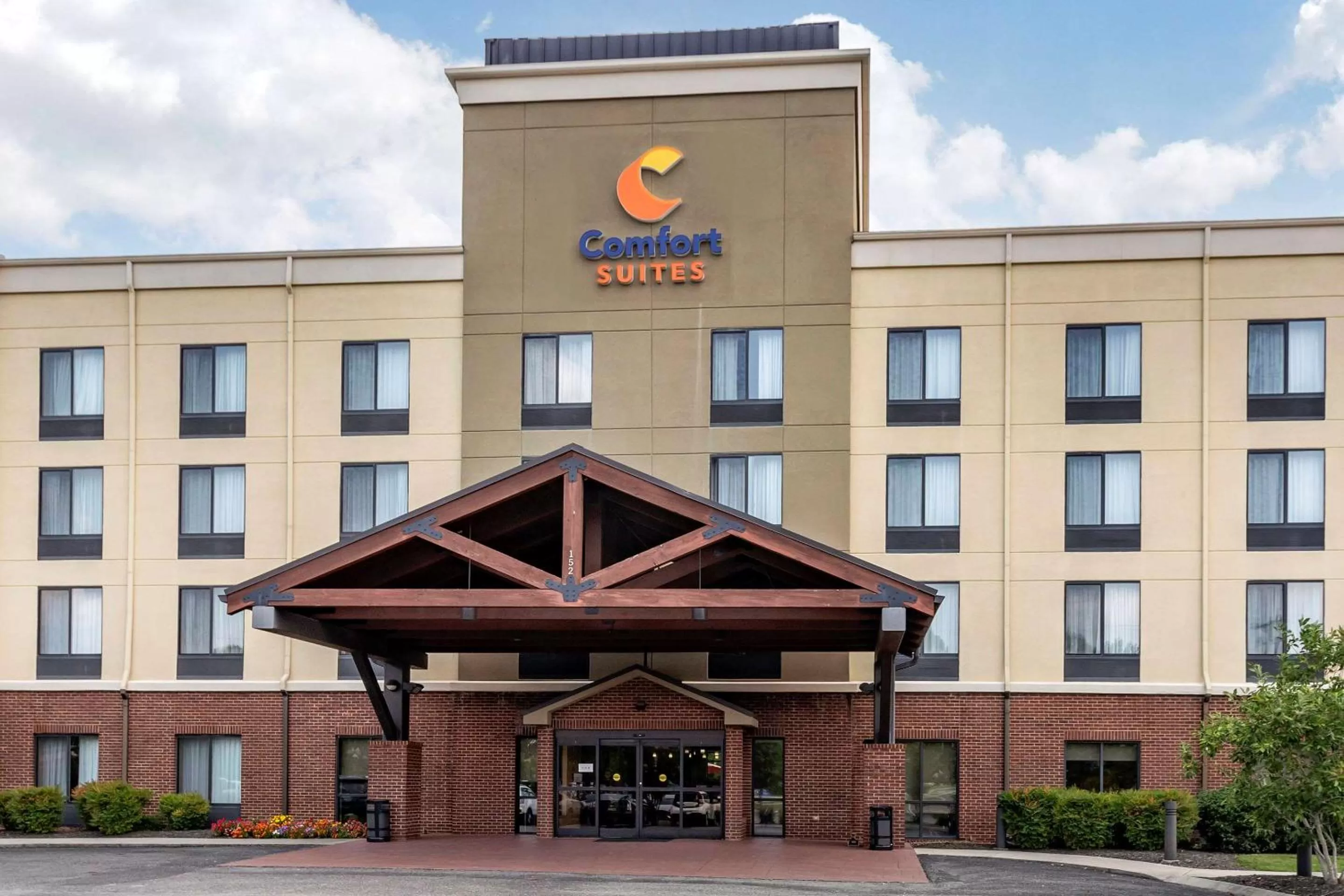 Property building in Comfort Suites Manchester near Arnold AFB