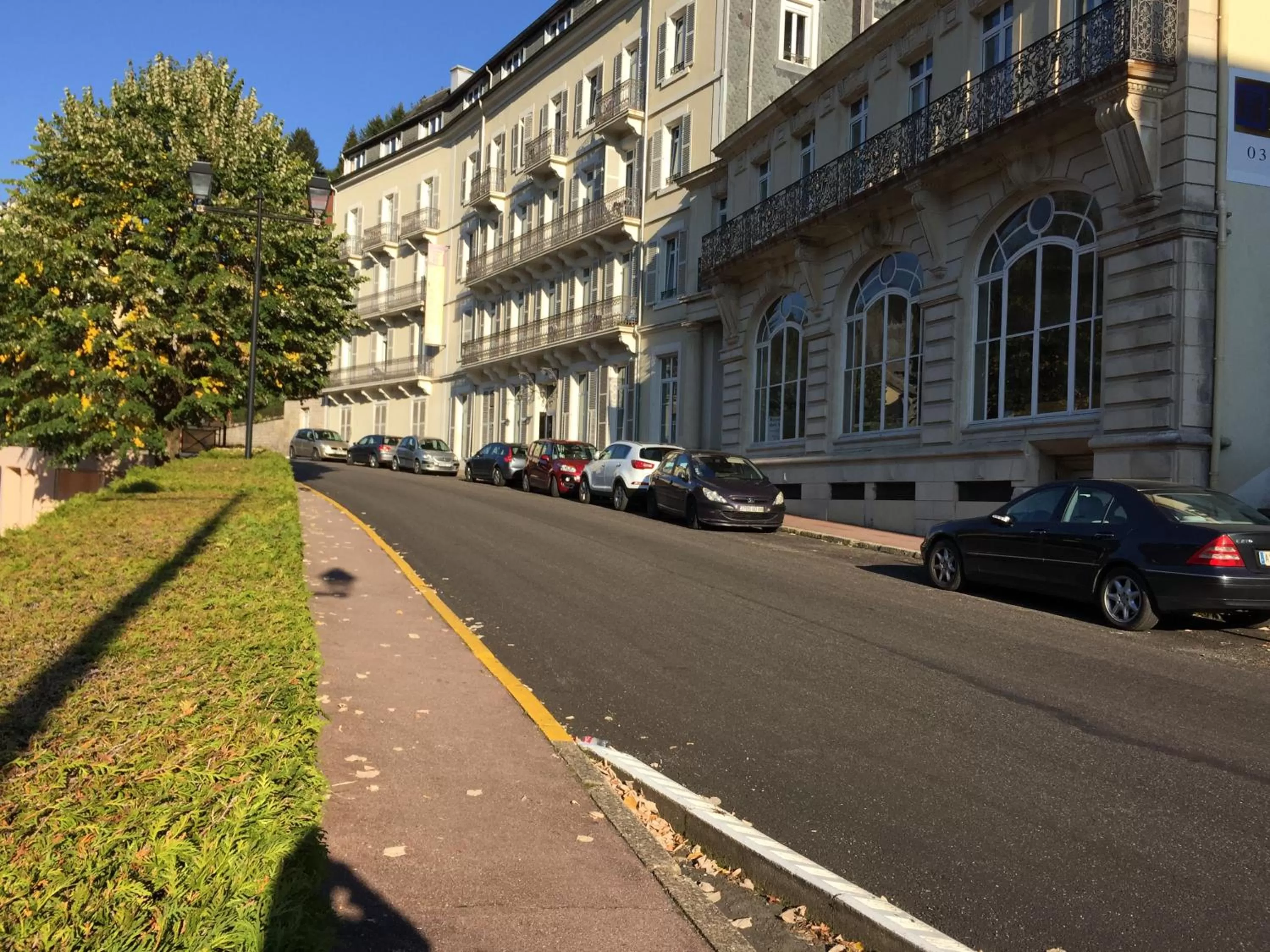 Property building in Acacias Apparts Hotel