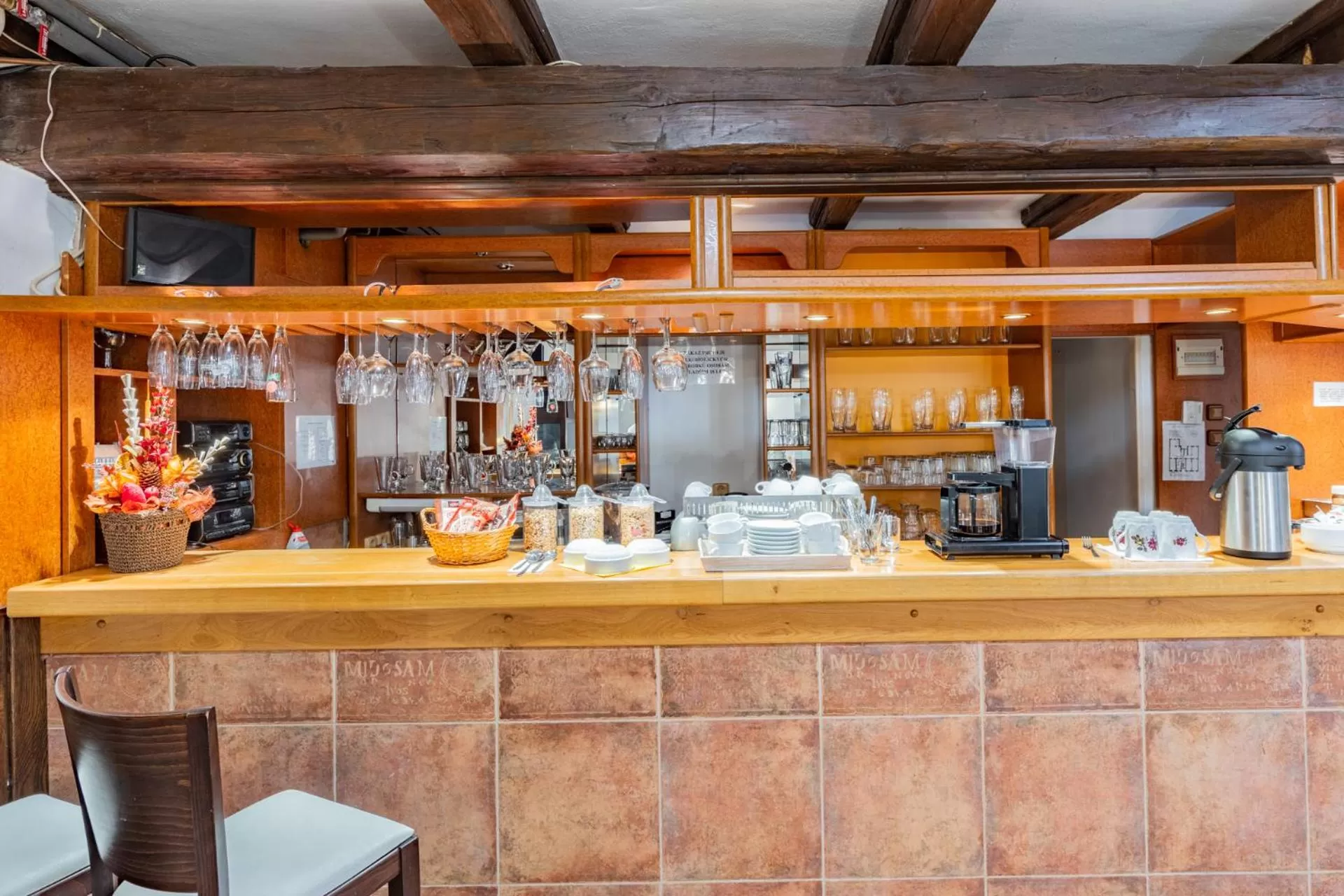 Restaurant/places to eat in Hotel Amadeus