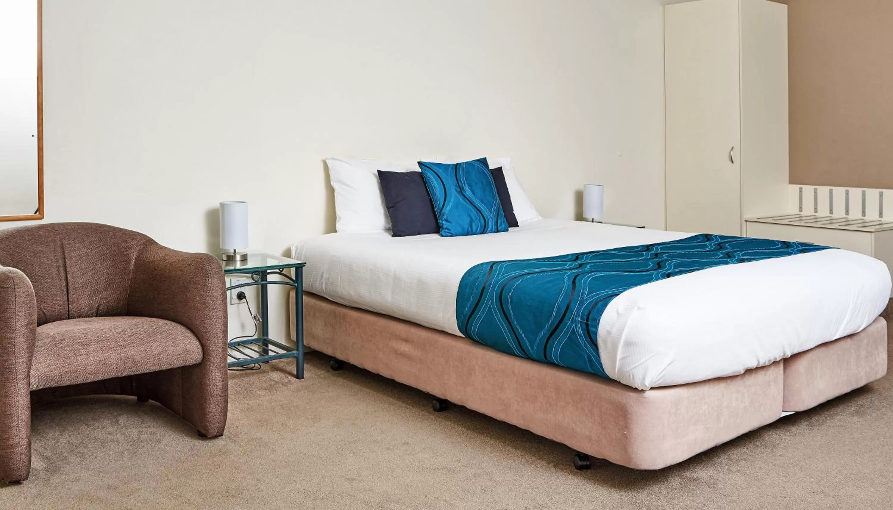 Bed in Barringtons Motor Lodge