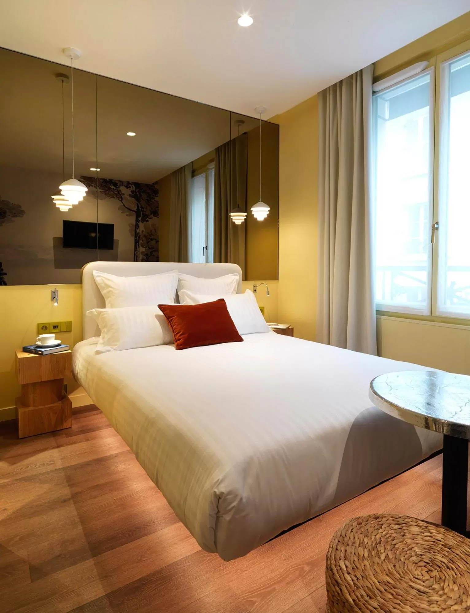 Bedroom, Bed in Le Katorze Hôtel