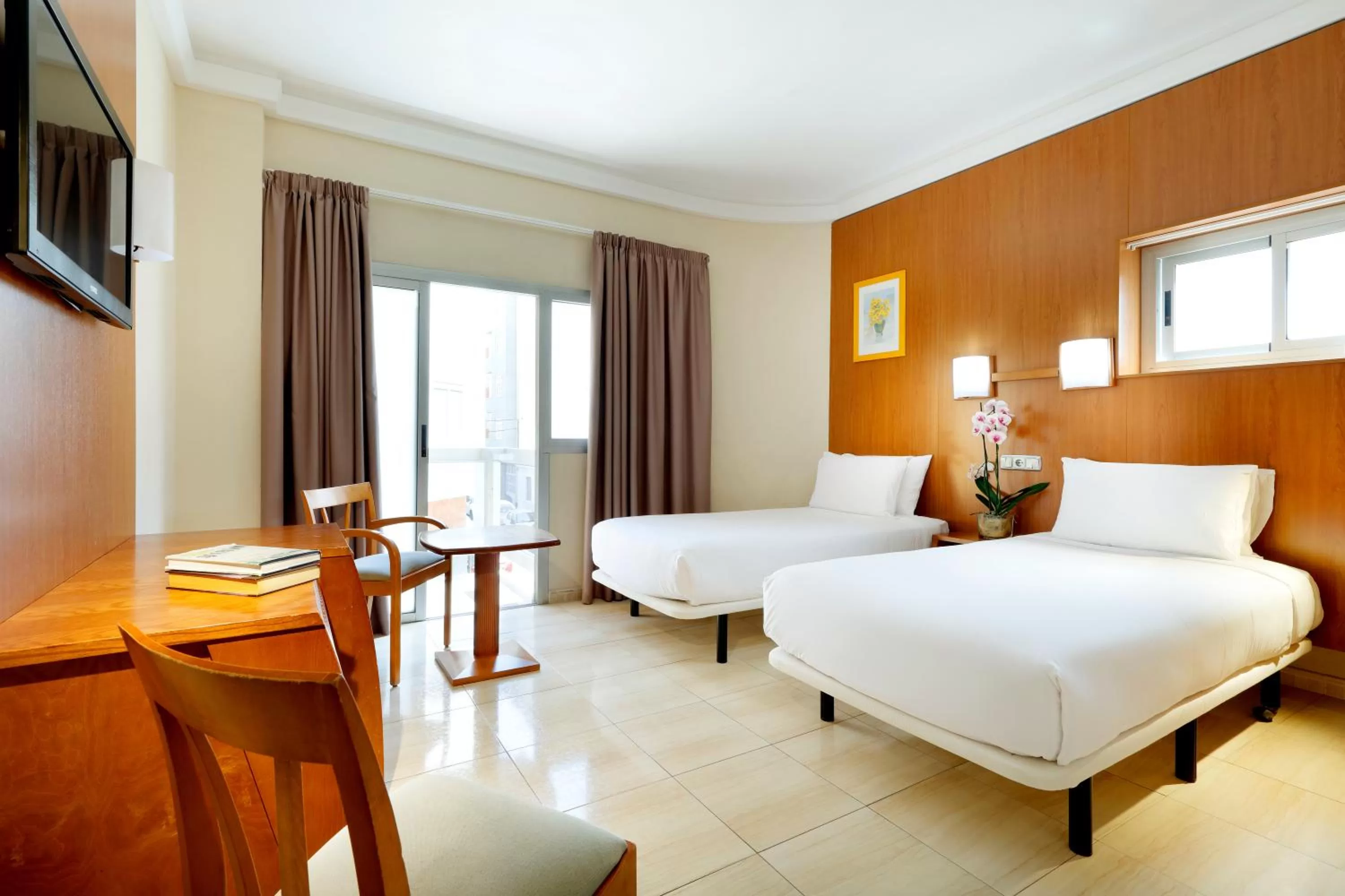 Photo of the whole room, Bed in Crisol Alisios Canteras