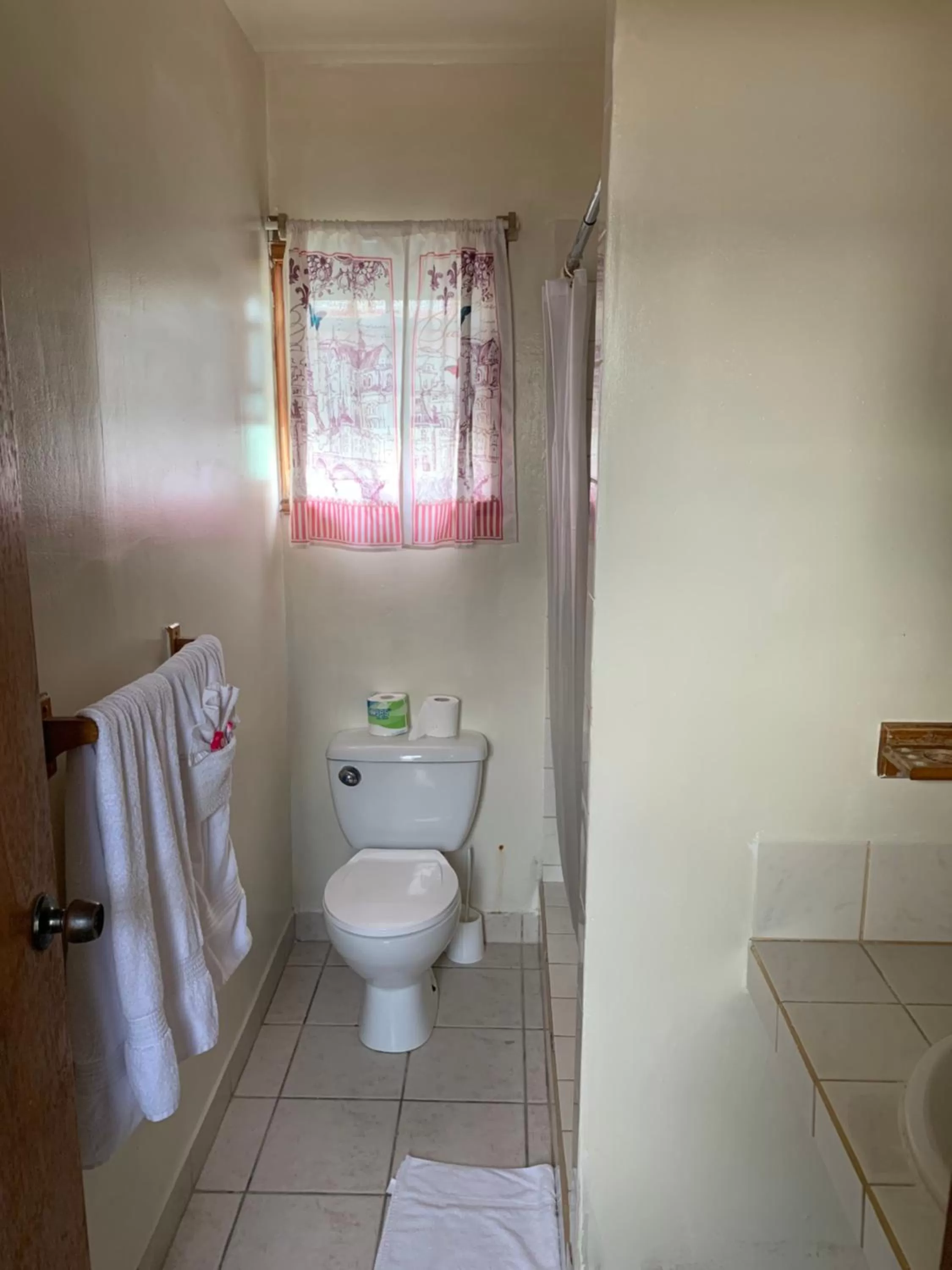 Bathroom in Blue Wave Guest House