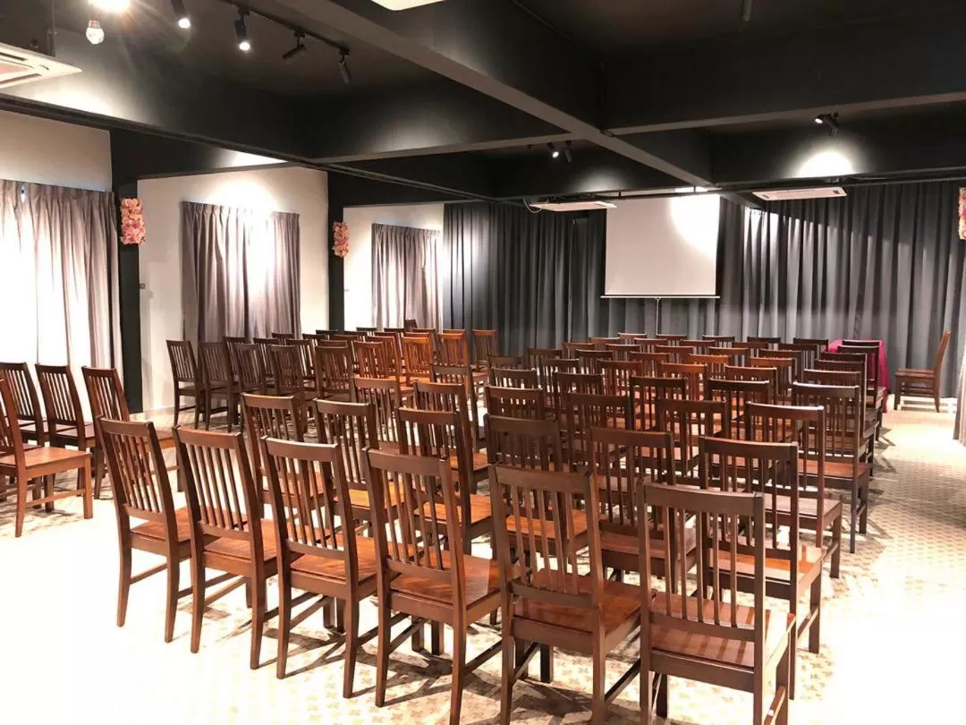 THE WOOD BOUTIQUE HOTEL