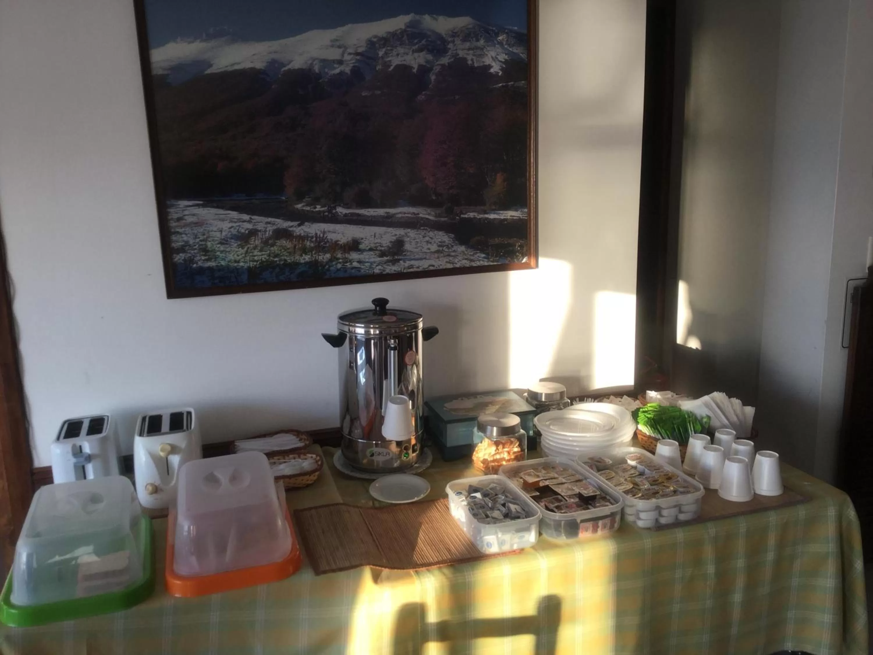 American breakfast in Hosteria Sloggett