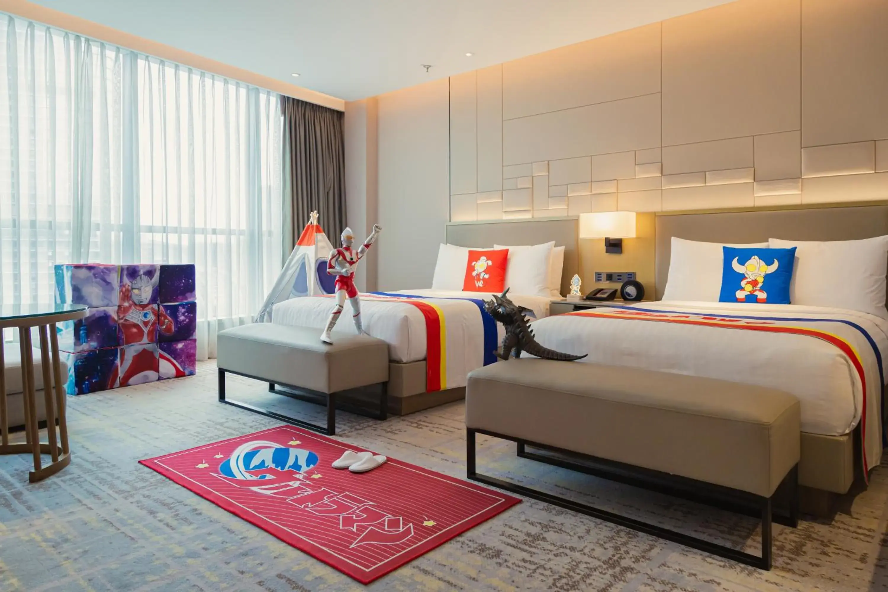 Family Room with Two Twin Beds and Twin Towers View in Chengdu Marriott Hotel Financial Centre Family Room with Two Twin Beds and Twin Towers View in Chengdu Marriott Hotel Financial Centre