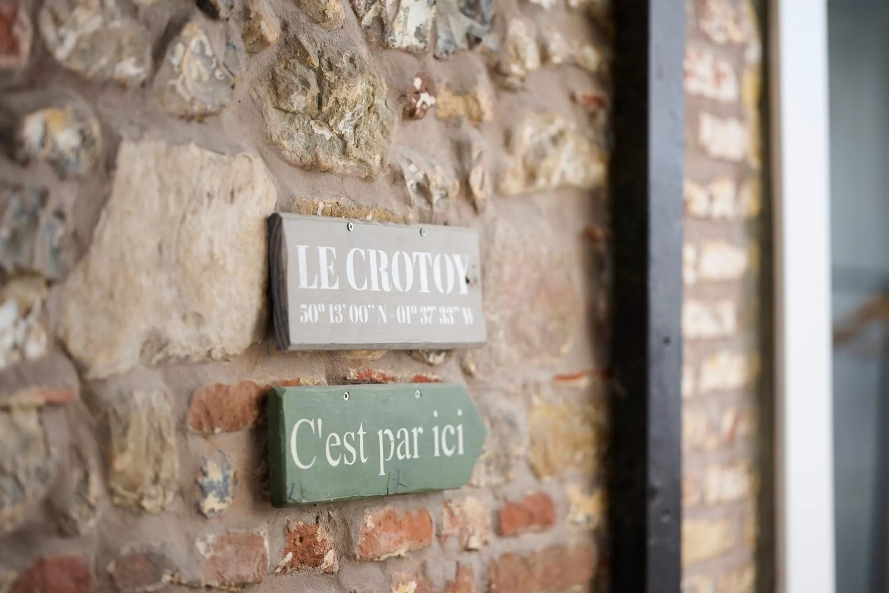 Decorative detail in The Originals Boutique, Hôtel La Colonne de Bronze, Saint-Valéry-sur-Somme